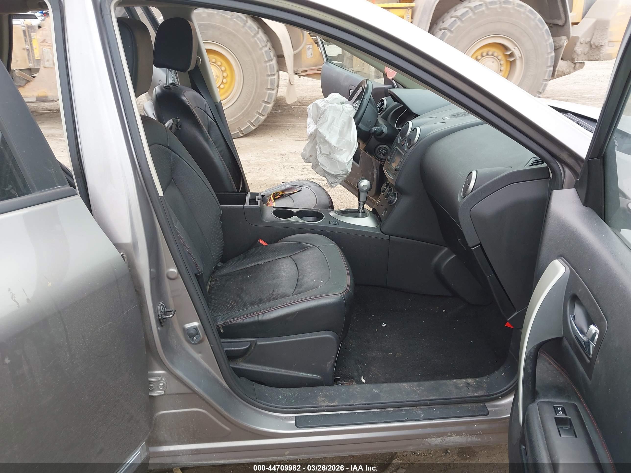 NISSAN ROGUE image 5
