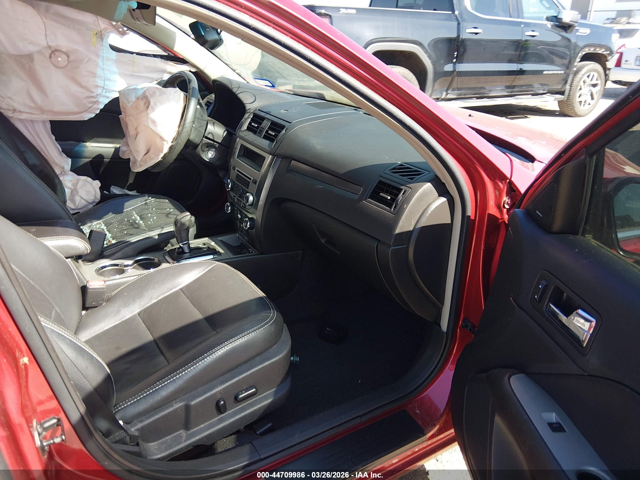 FORD FUSION image 5