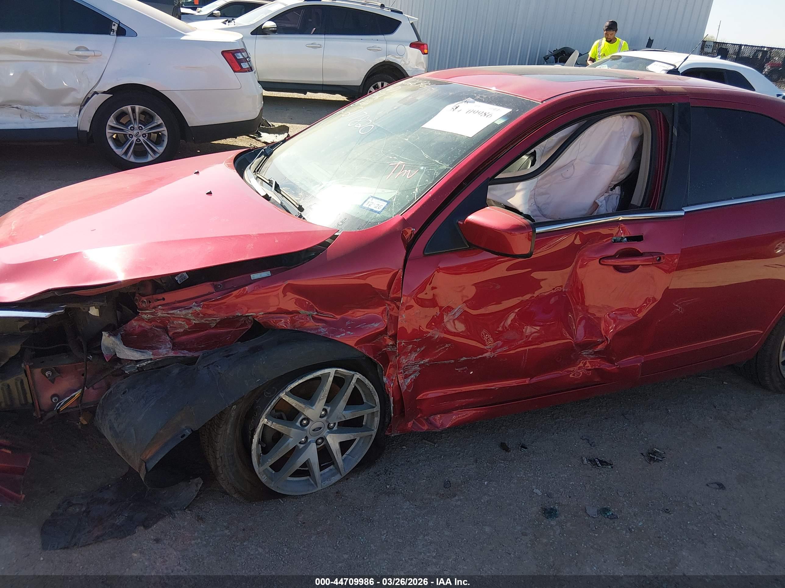 FORD FUSION image 6