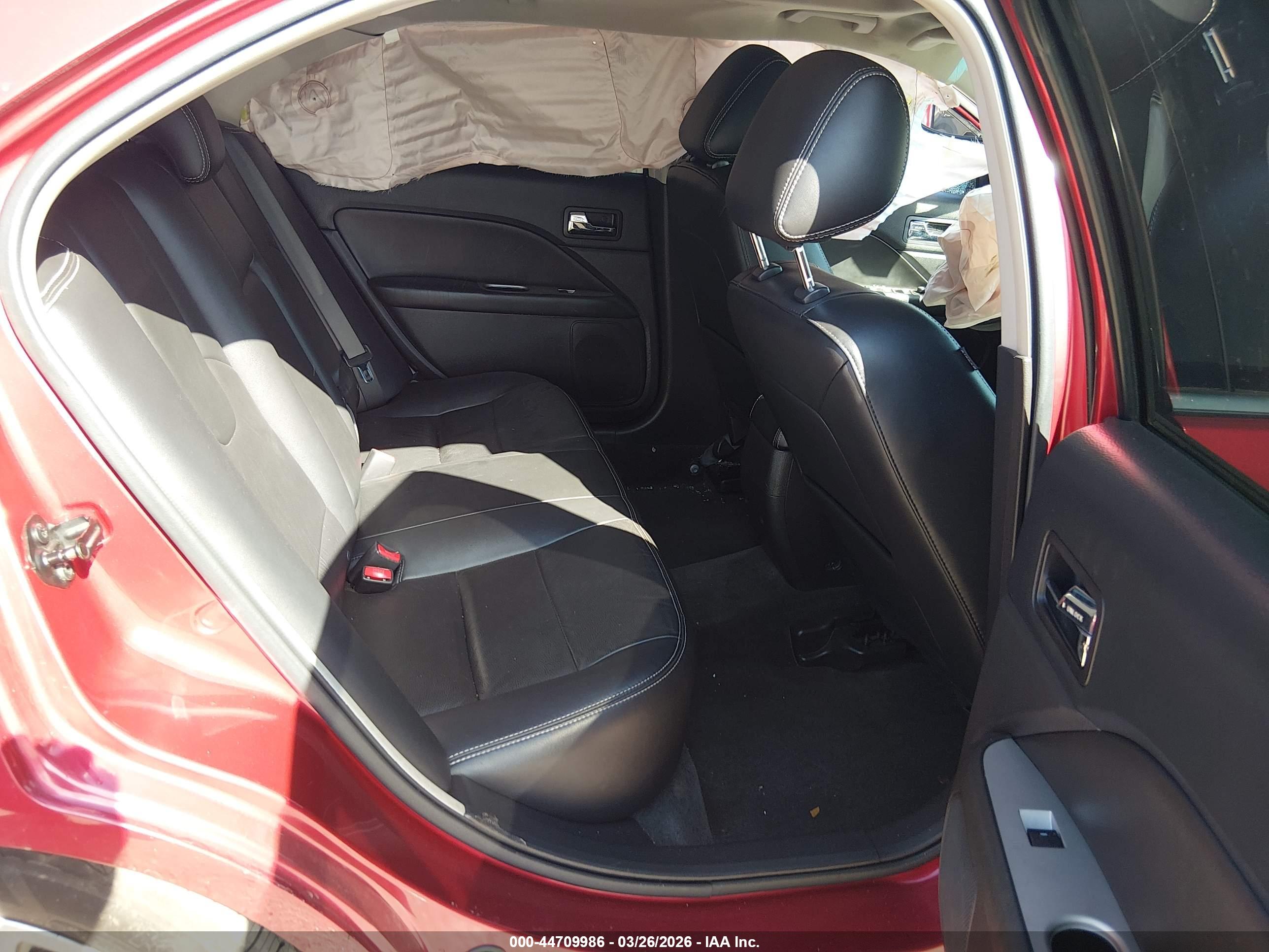 FORD FUSION image 8