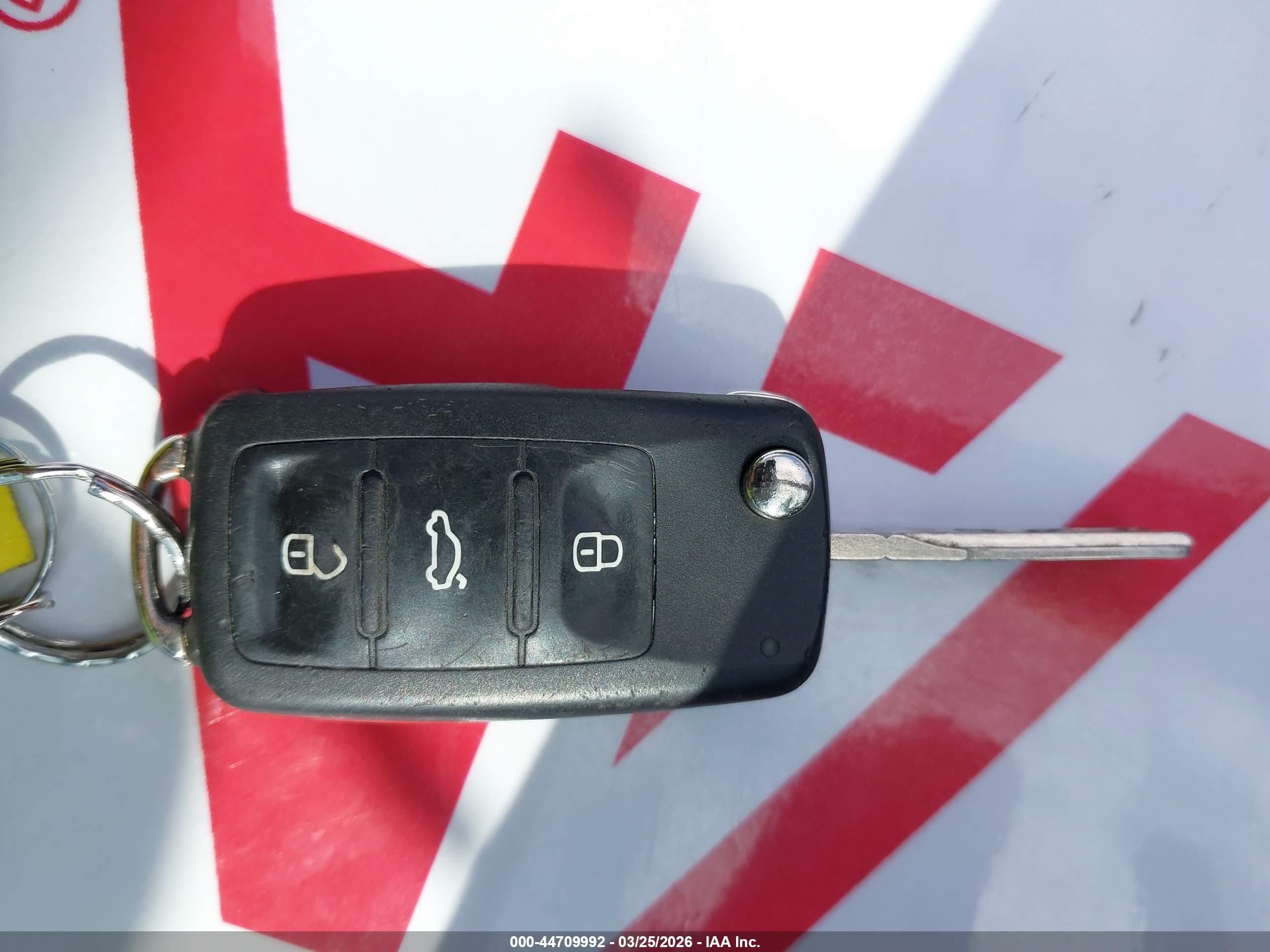VOLKSWAGEN PASSAT image 11