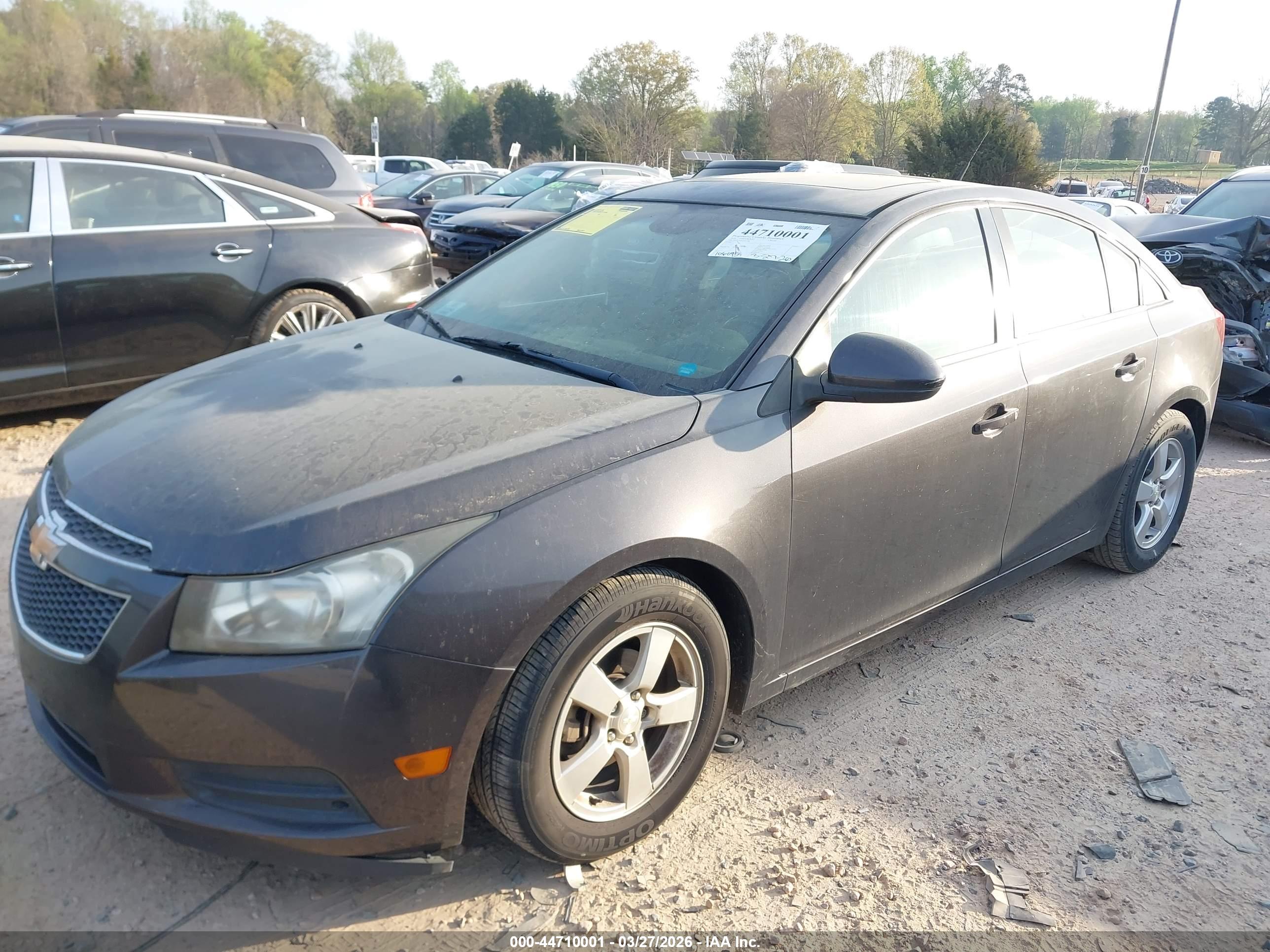 CHEVROLET CRUZE image 2