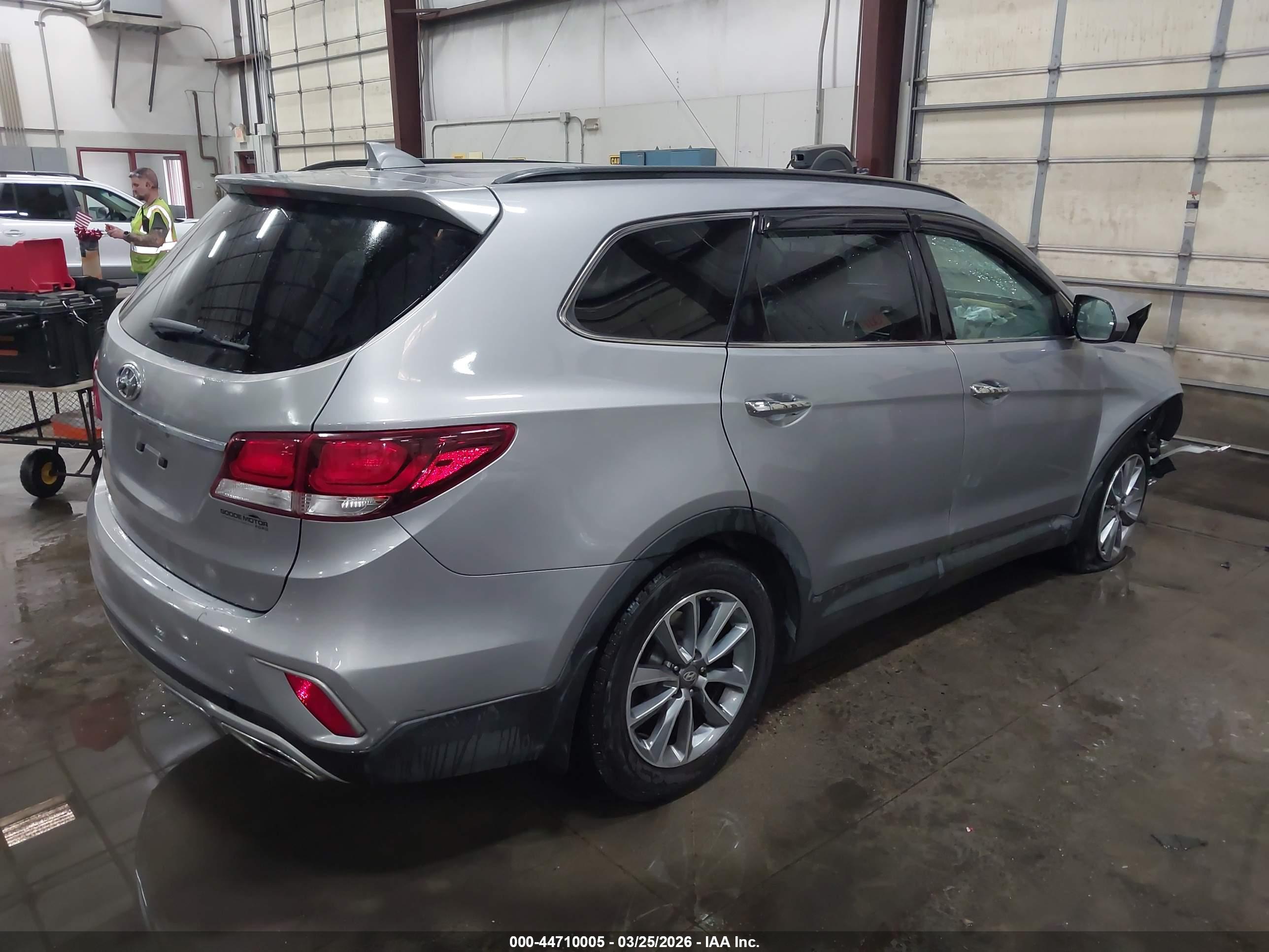 HYUNDAI SANTA image 4
