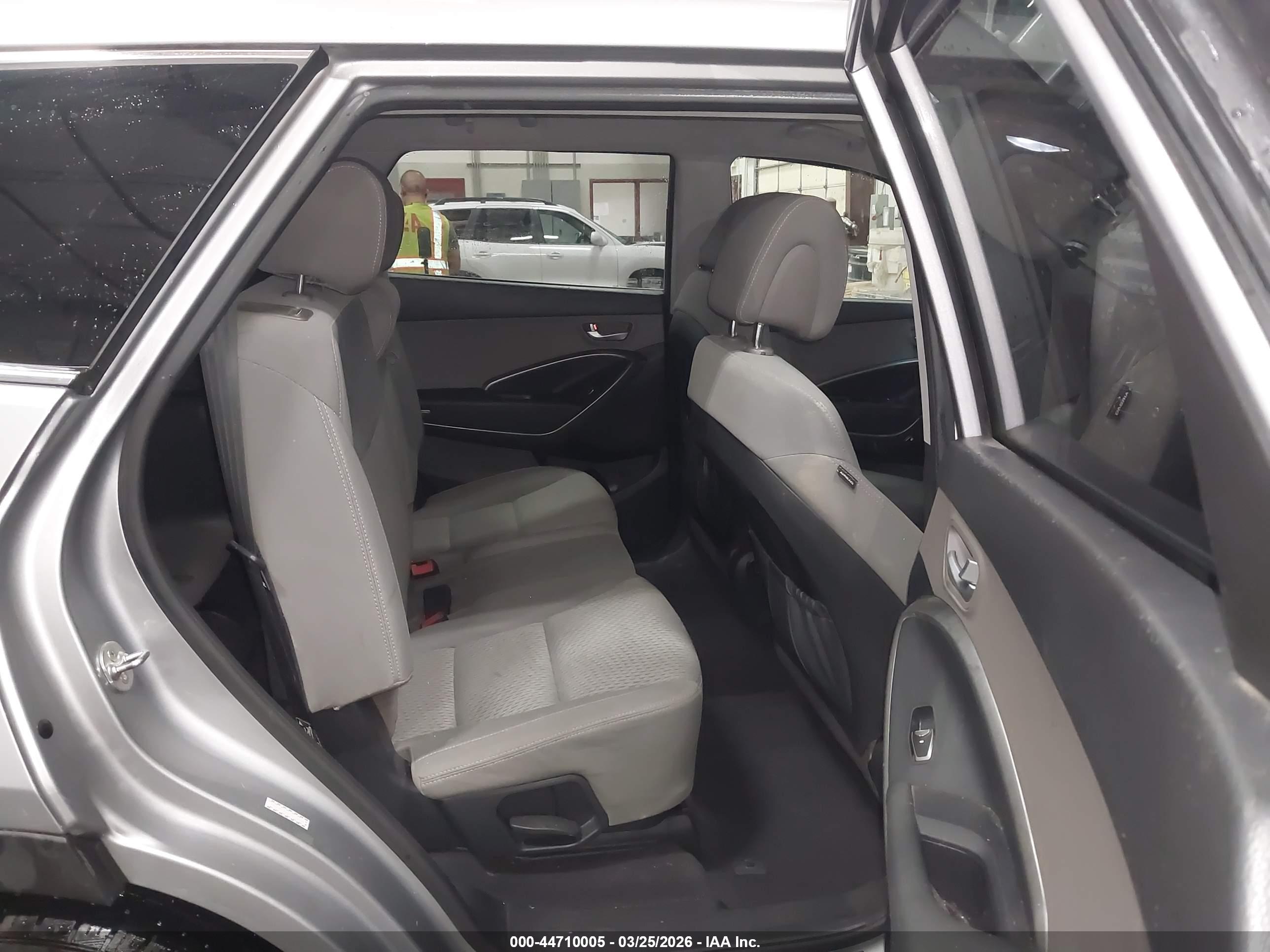 HYUNDAI SANTA image 8