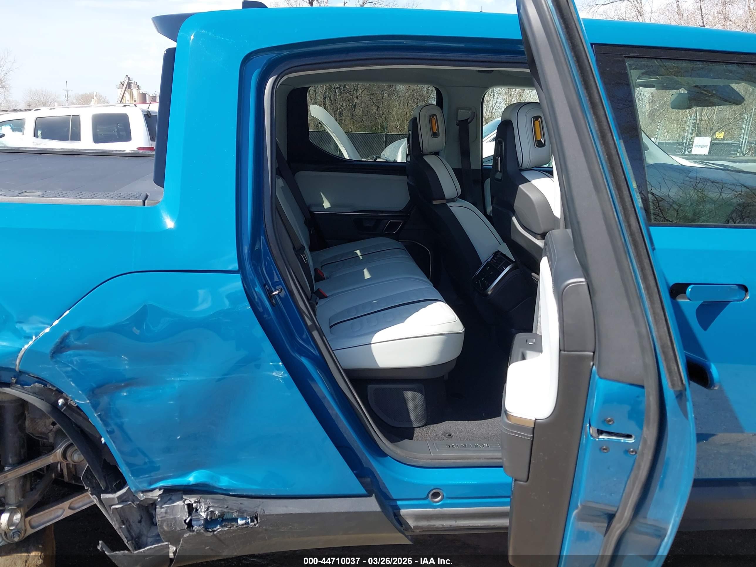 RIVIAN R1T image 8