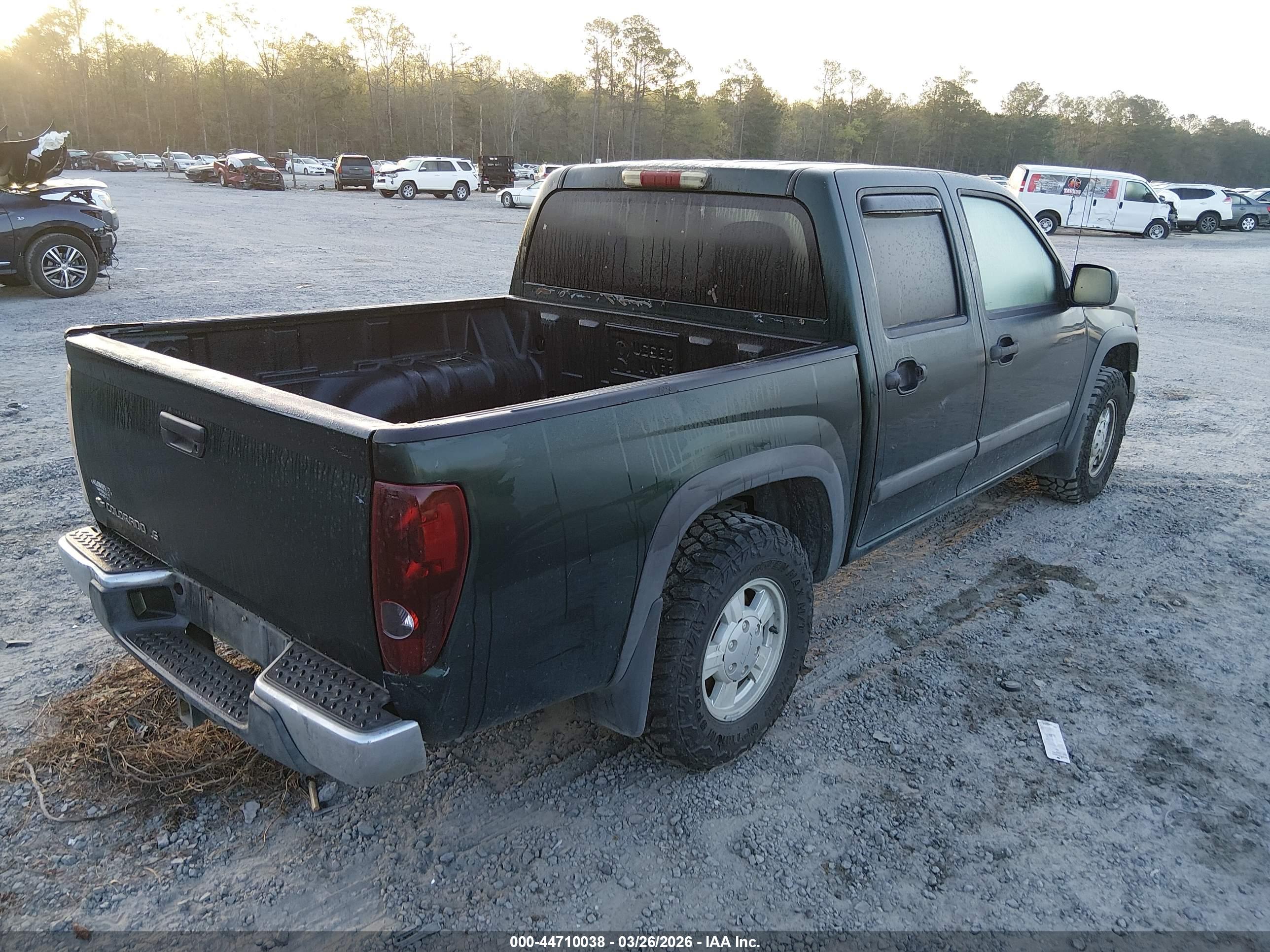 CHEVROLET COLORADO image 4