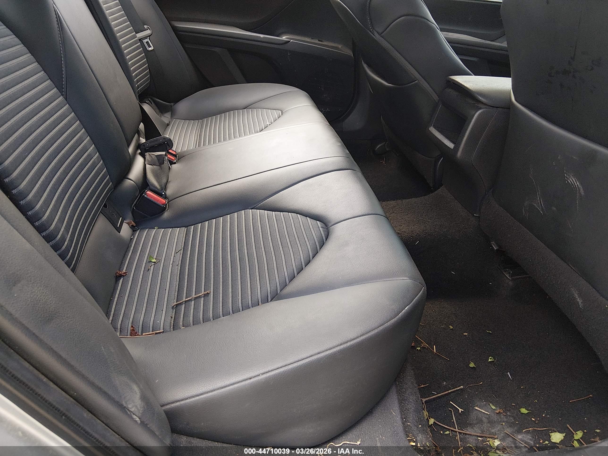 TOYOTA CAMRY image 8