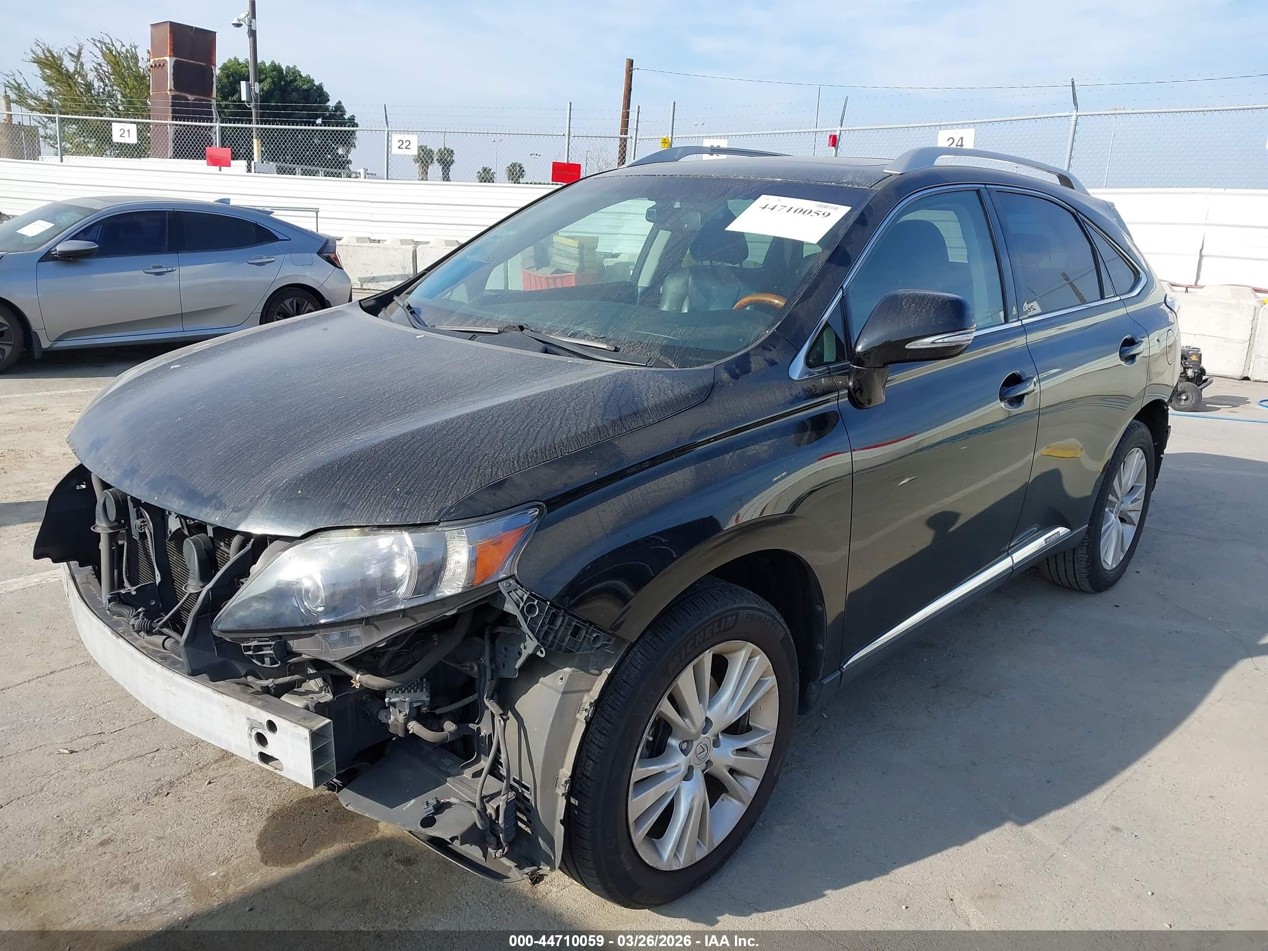 LEXUS RX image 2