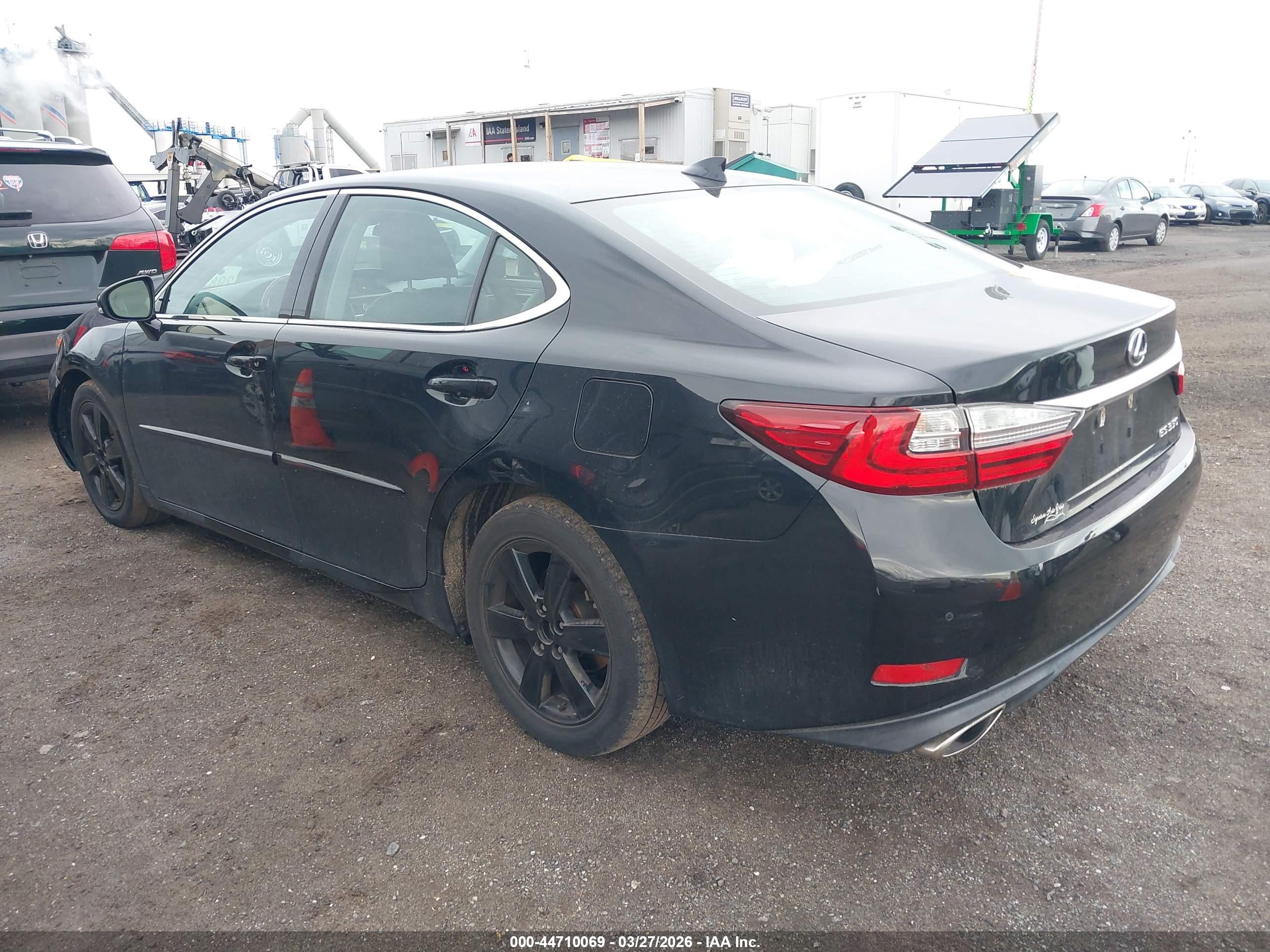 LEXUS ES image 3