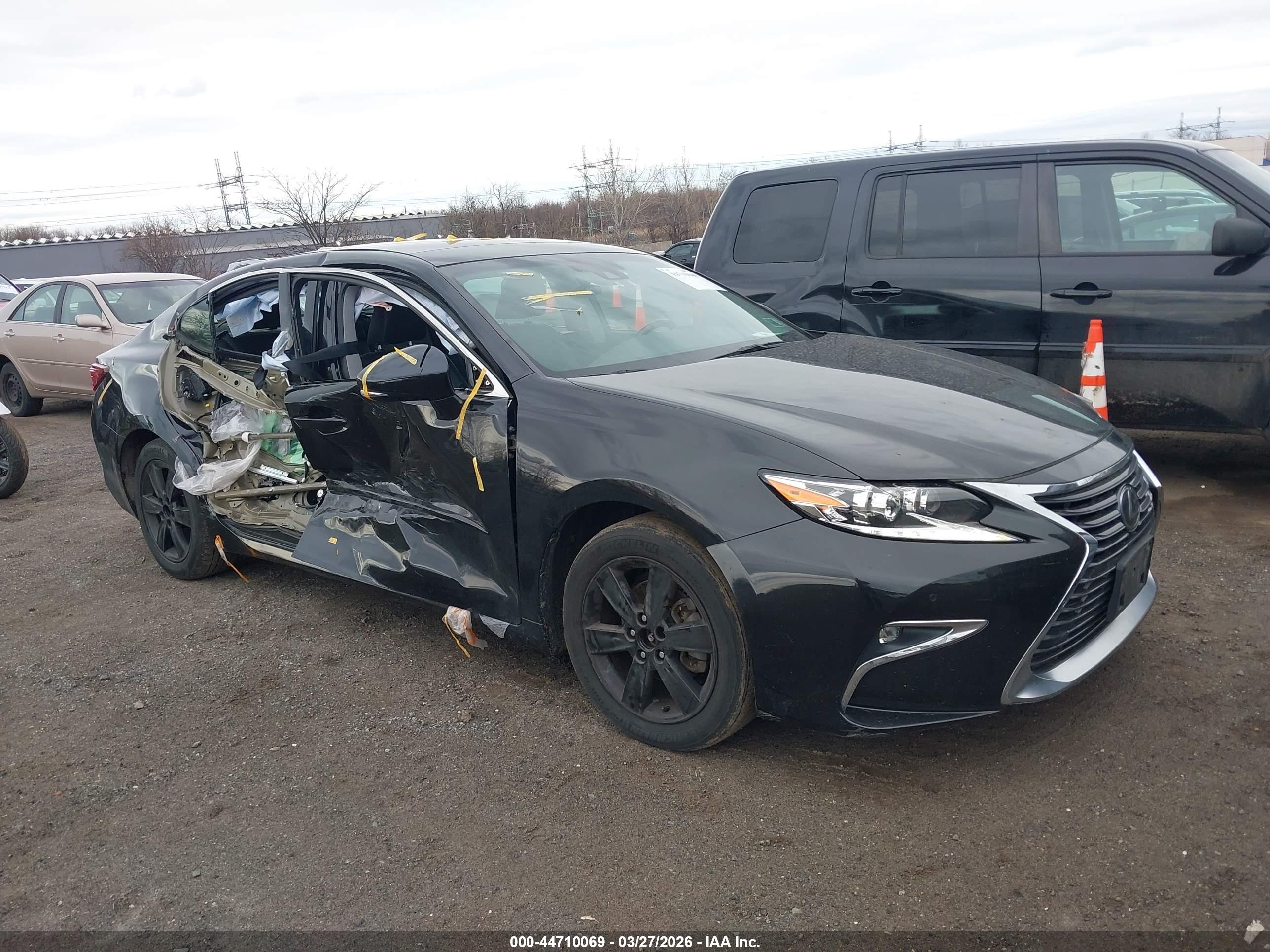 LEXUS ES image 6