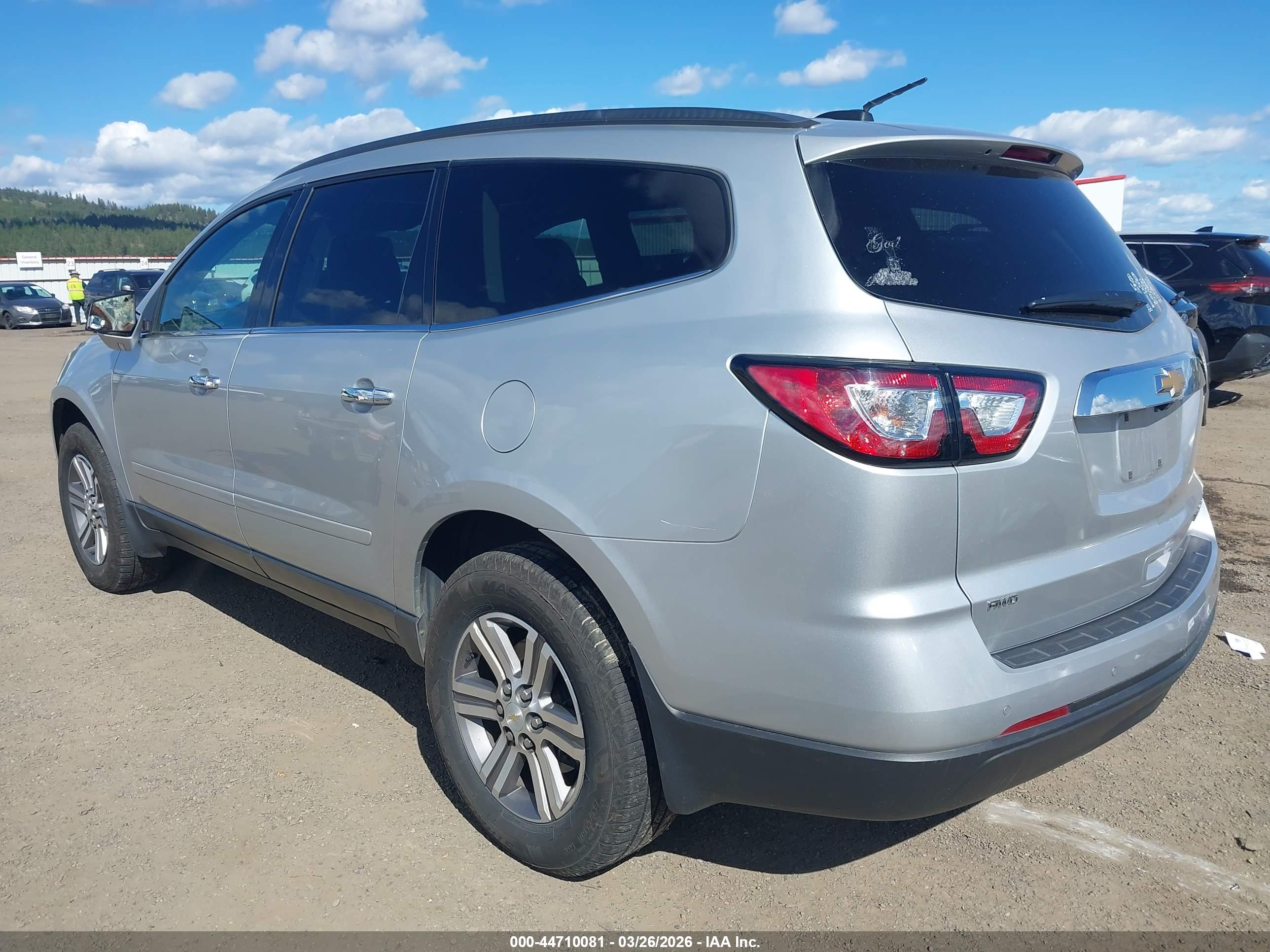 CHEVROLET TRAVERSE image 3