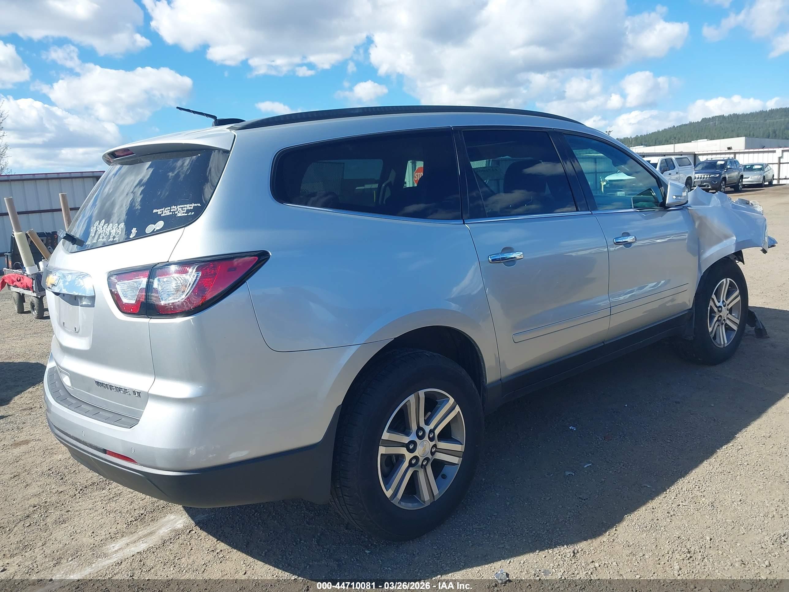 CHEVROLET TRAVERSE image 4