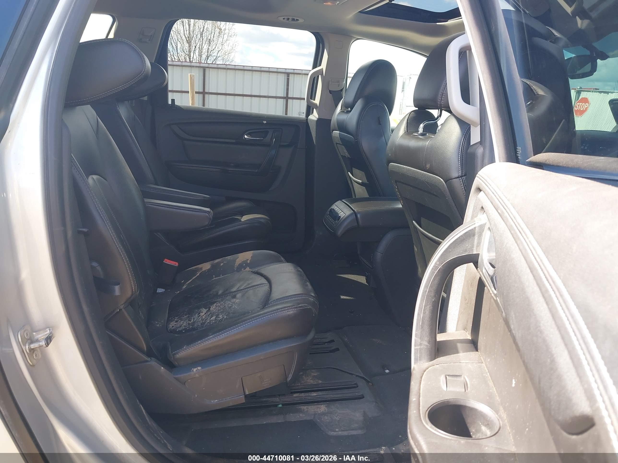 CHEVROLET TRAVERSE image 8
