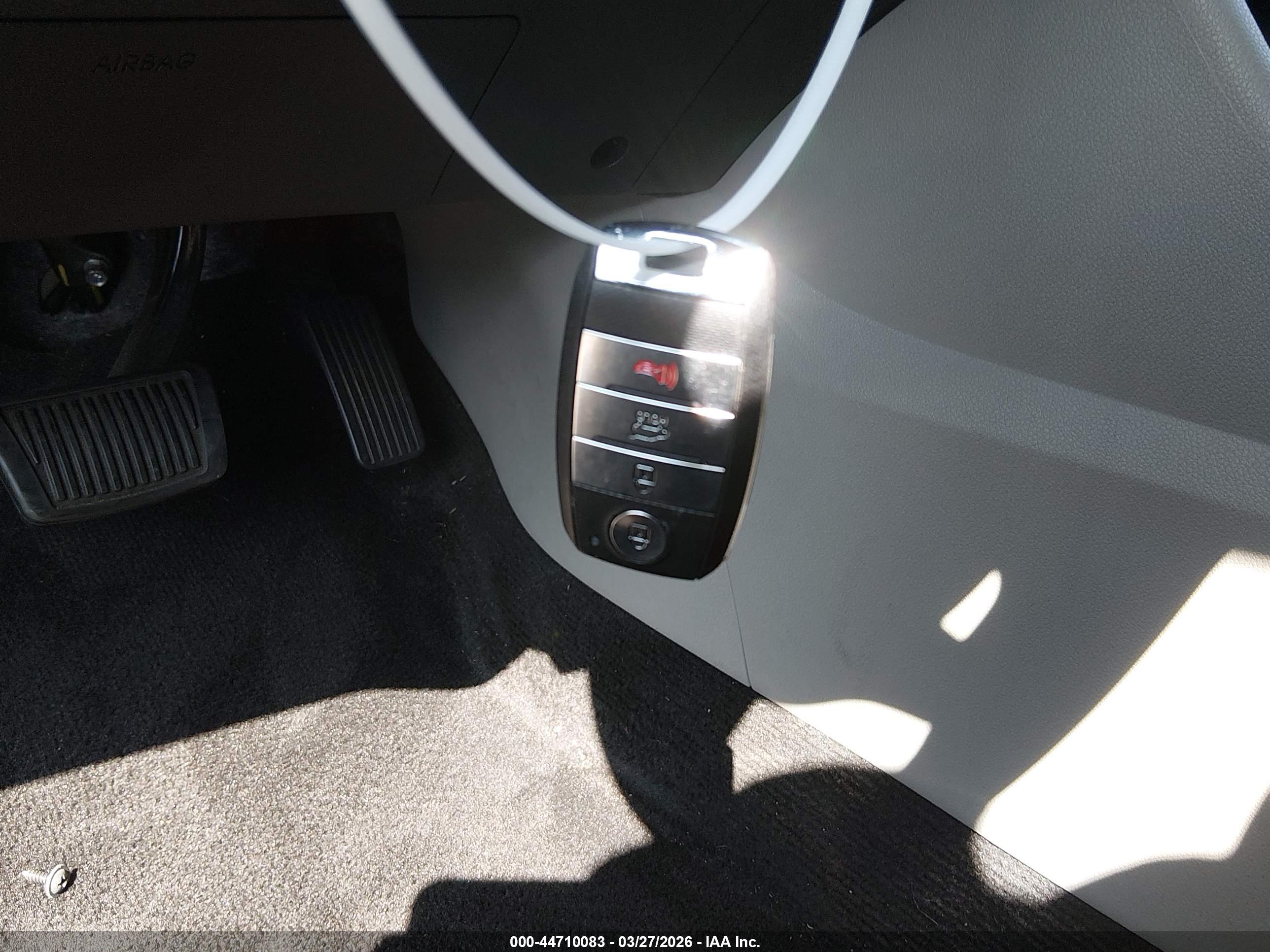 KIA NIRO image 11