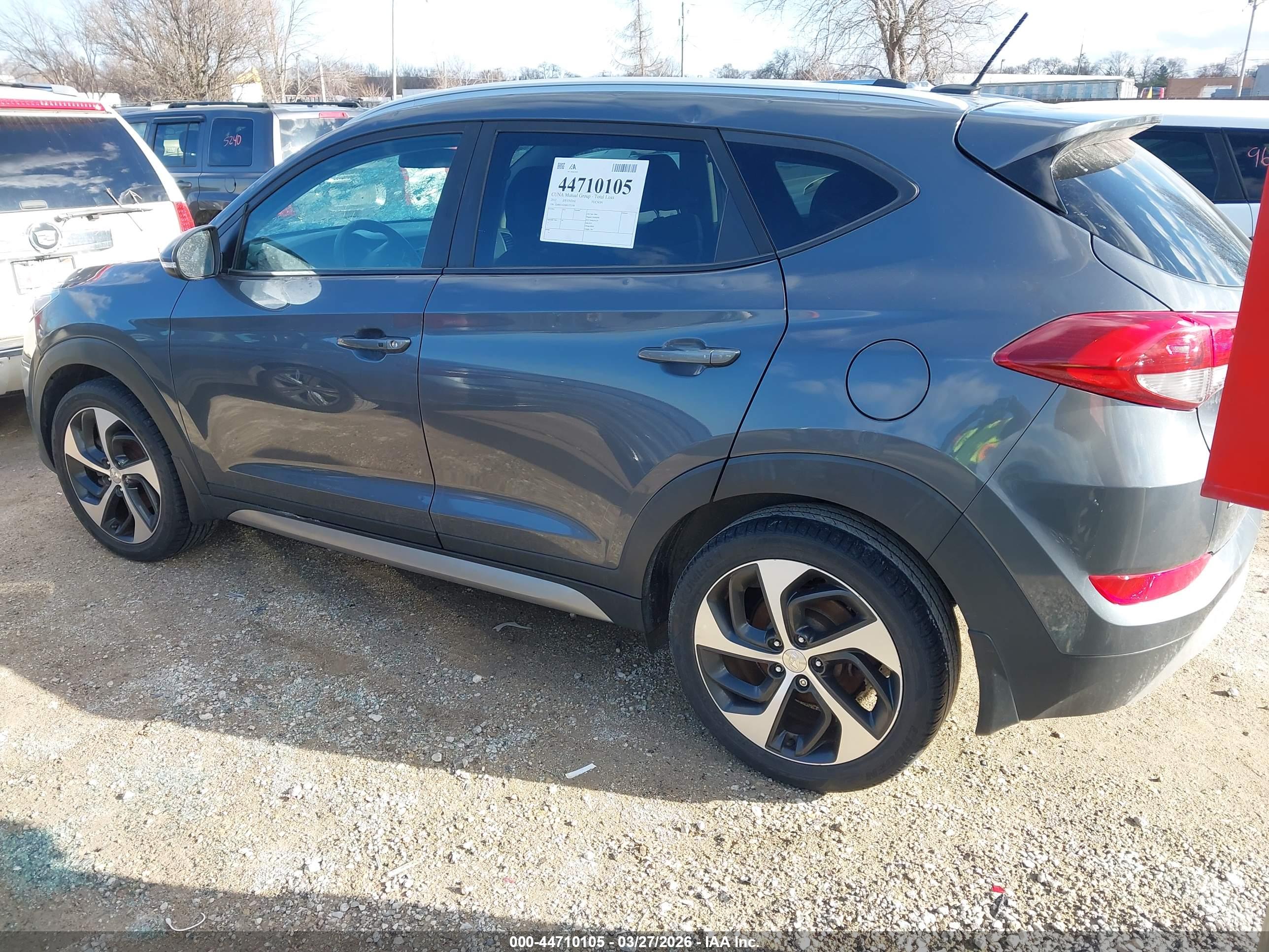 HYUNDAI TUCSON image 3