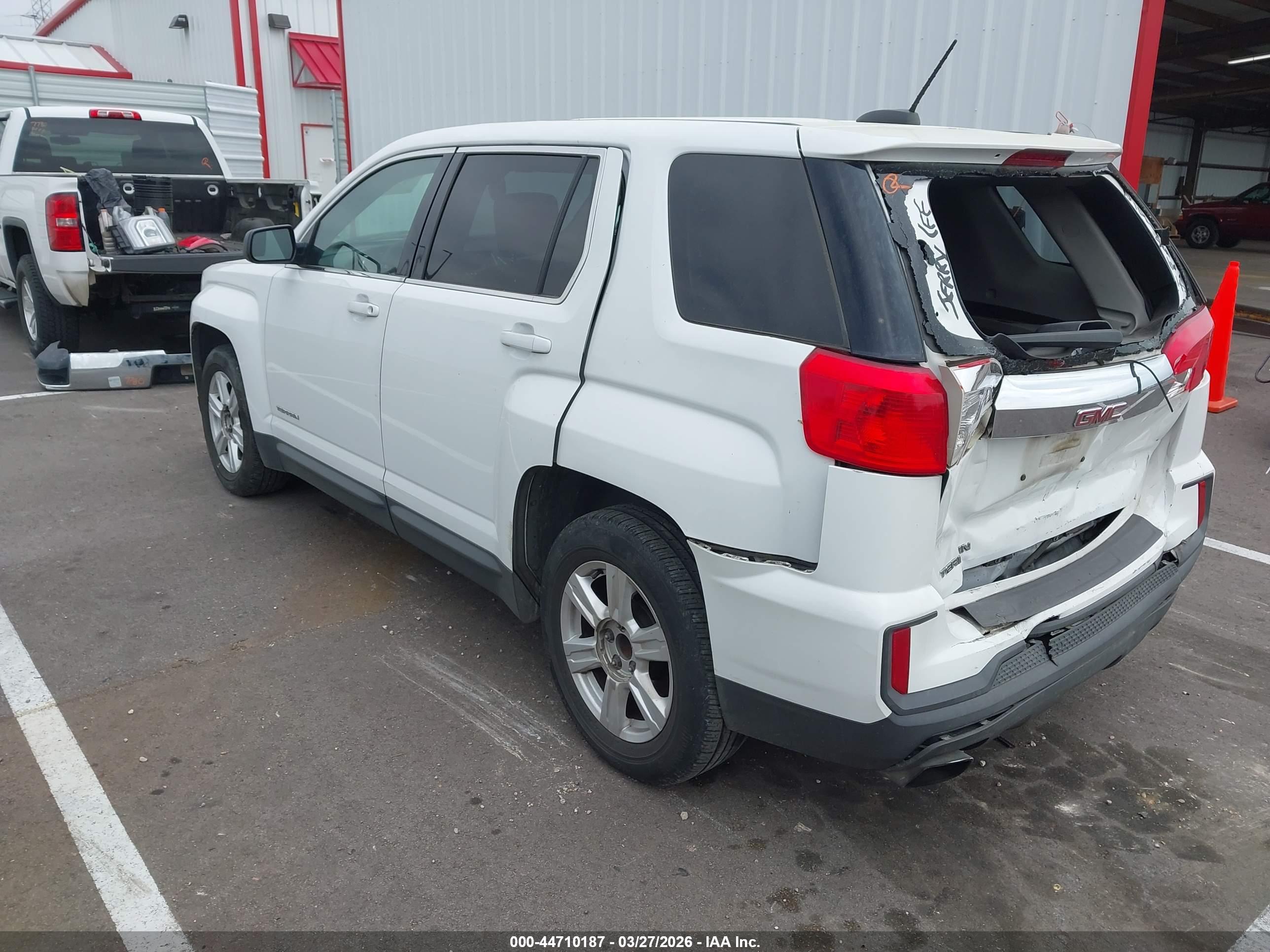 GMC TERRAIN image 3