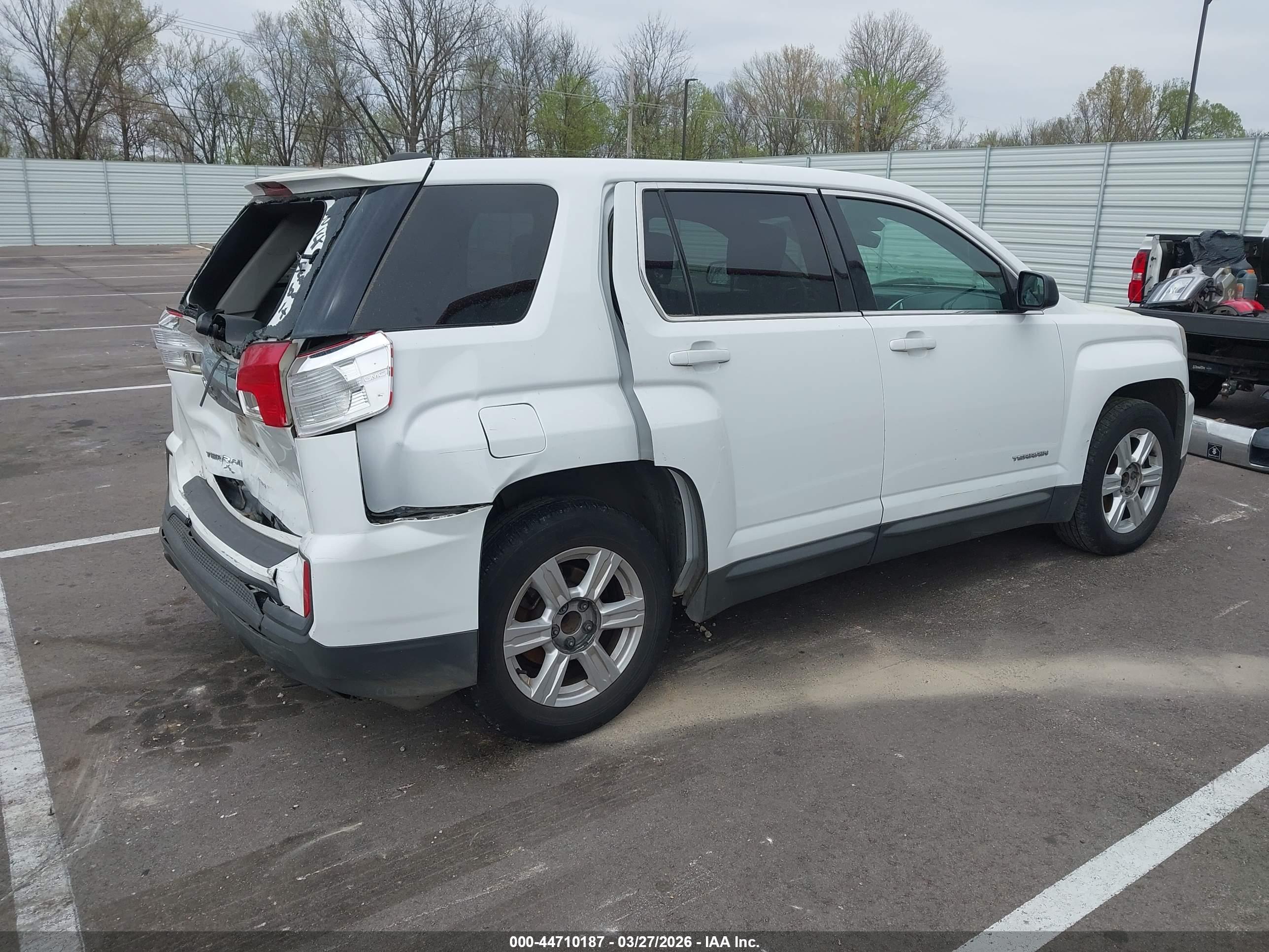GMC TERRAIN image 4