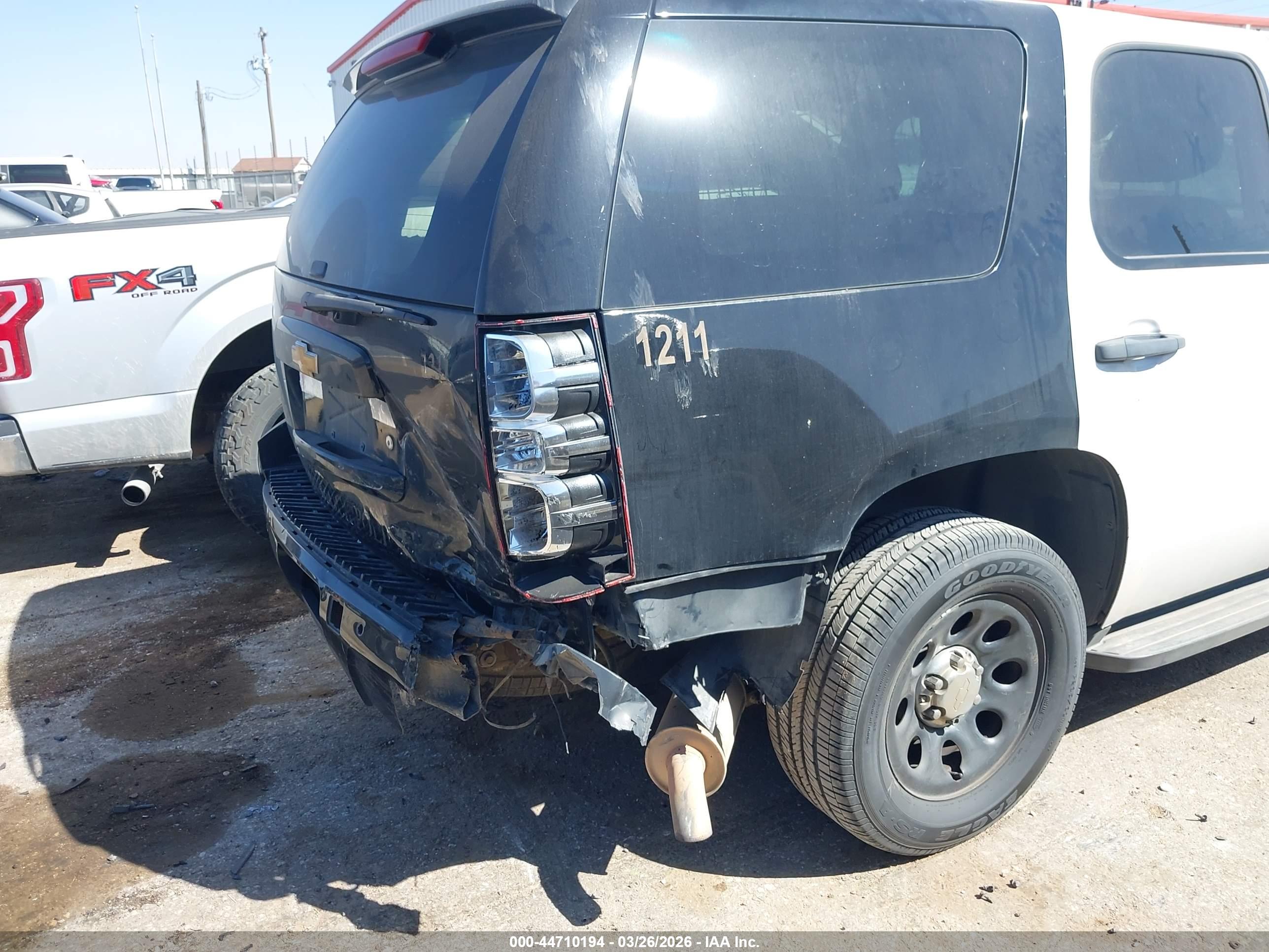 CHEVROLET TAHOE image 6