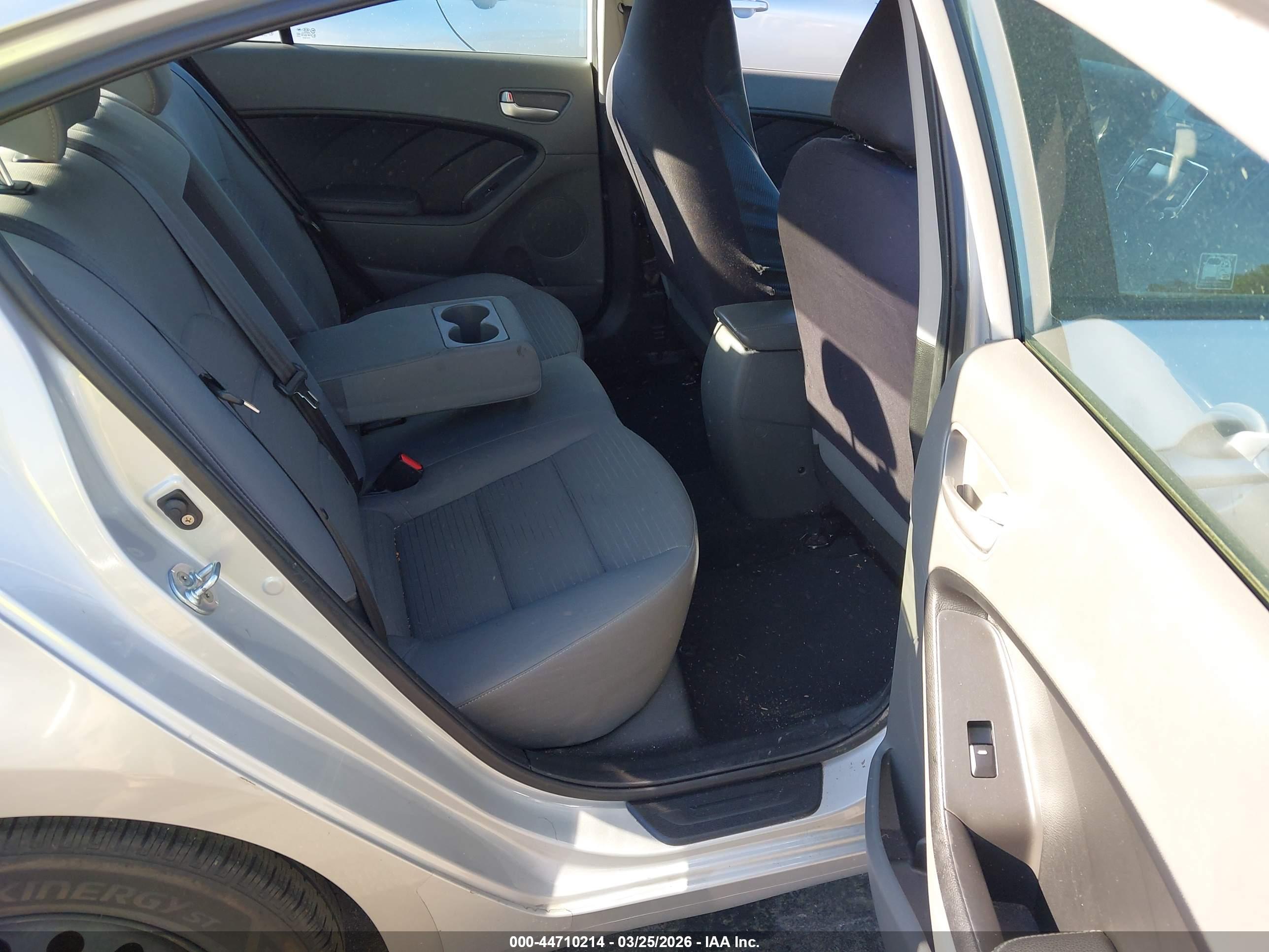 KIA FORTE image 8