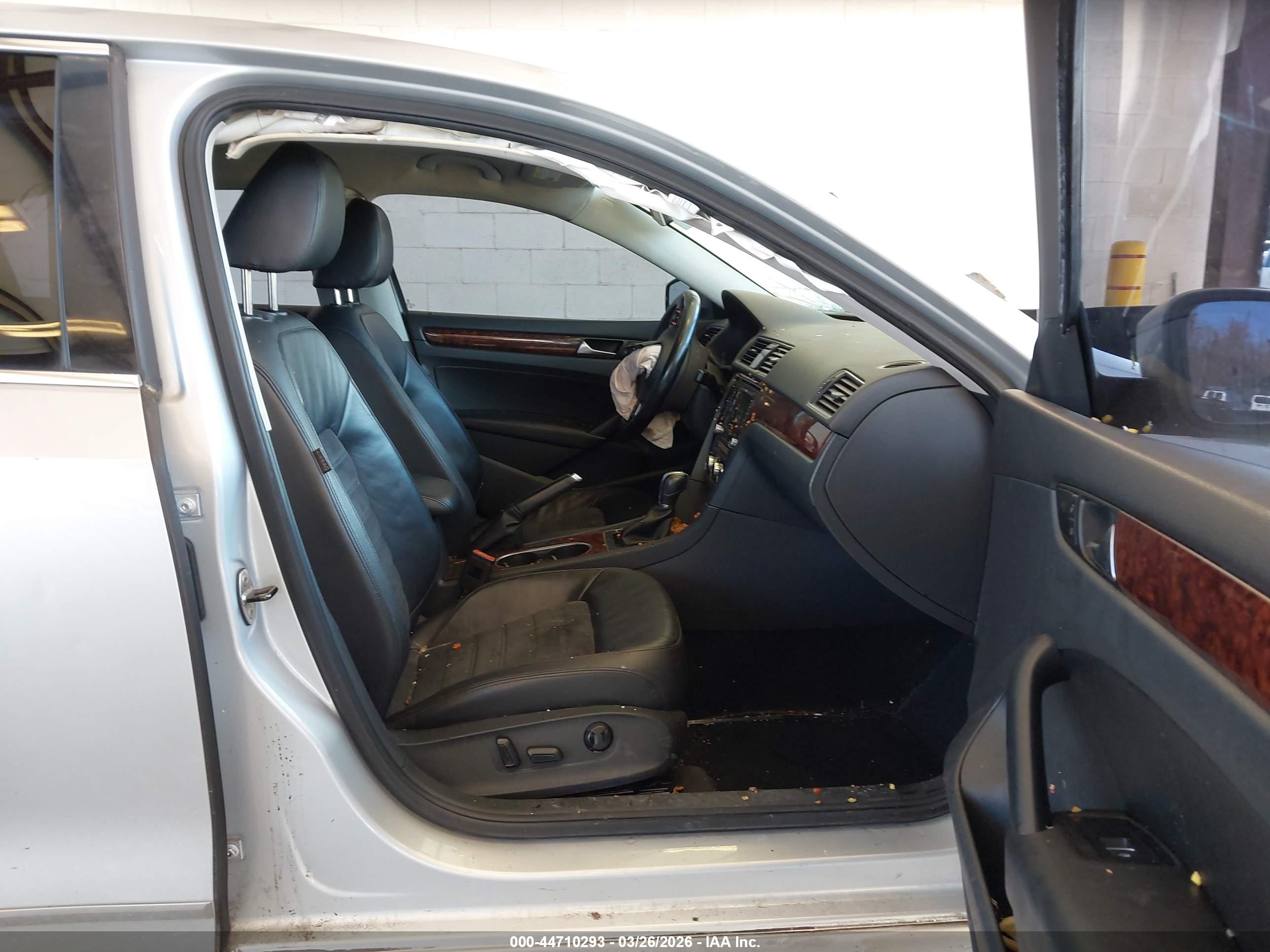 VOLKSWAGEN PASSAT image 5