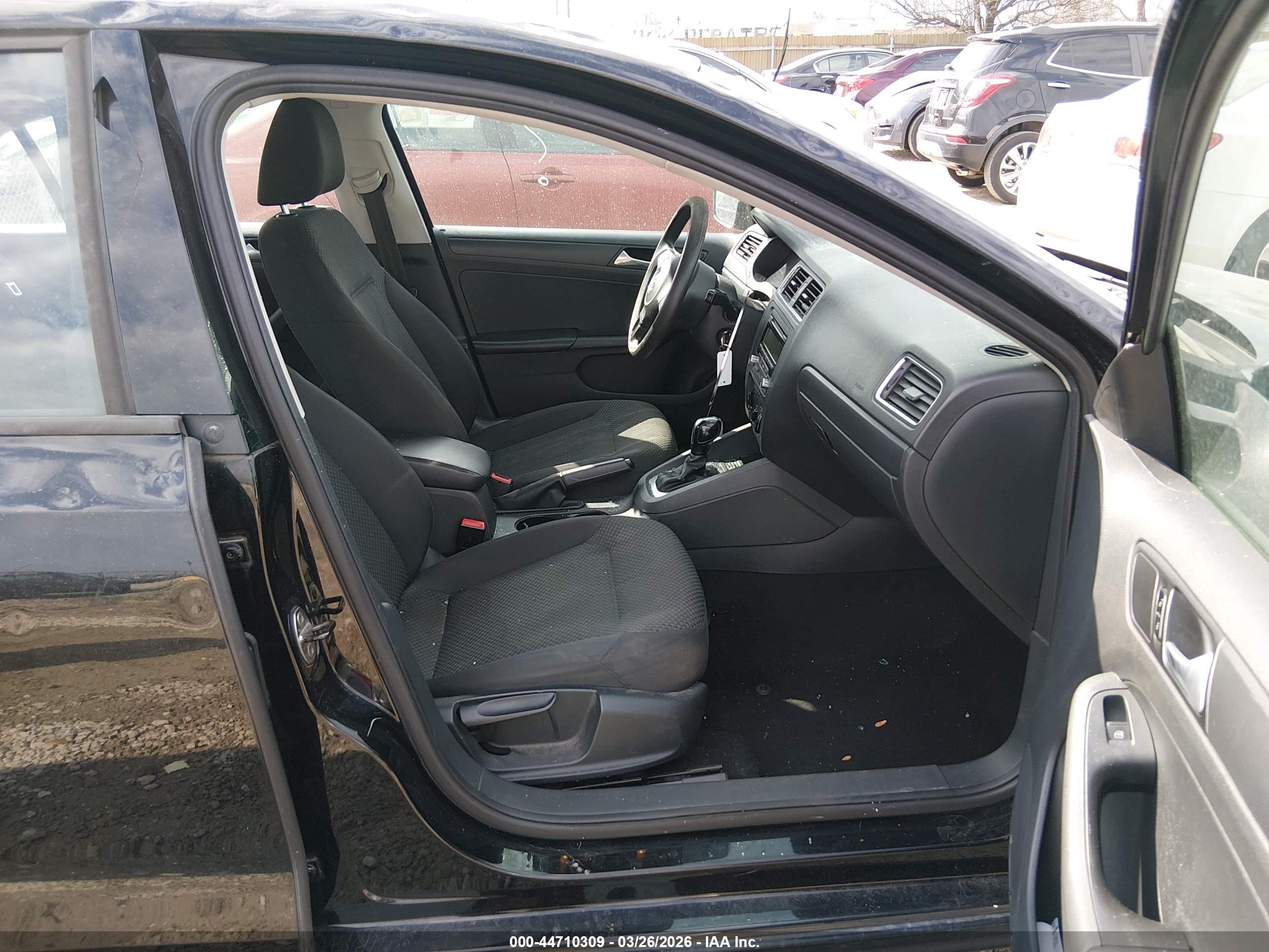 VOLKSWAGEN JETTA image 5