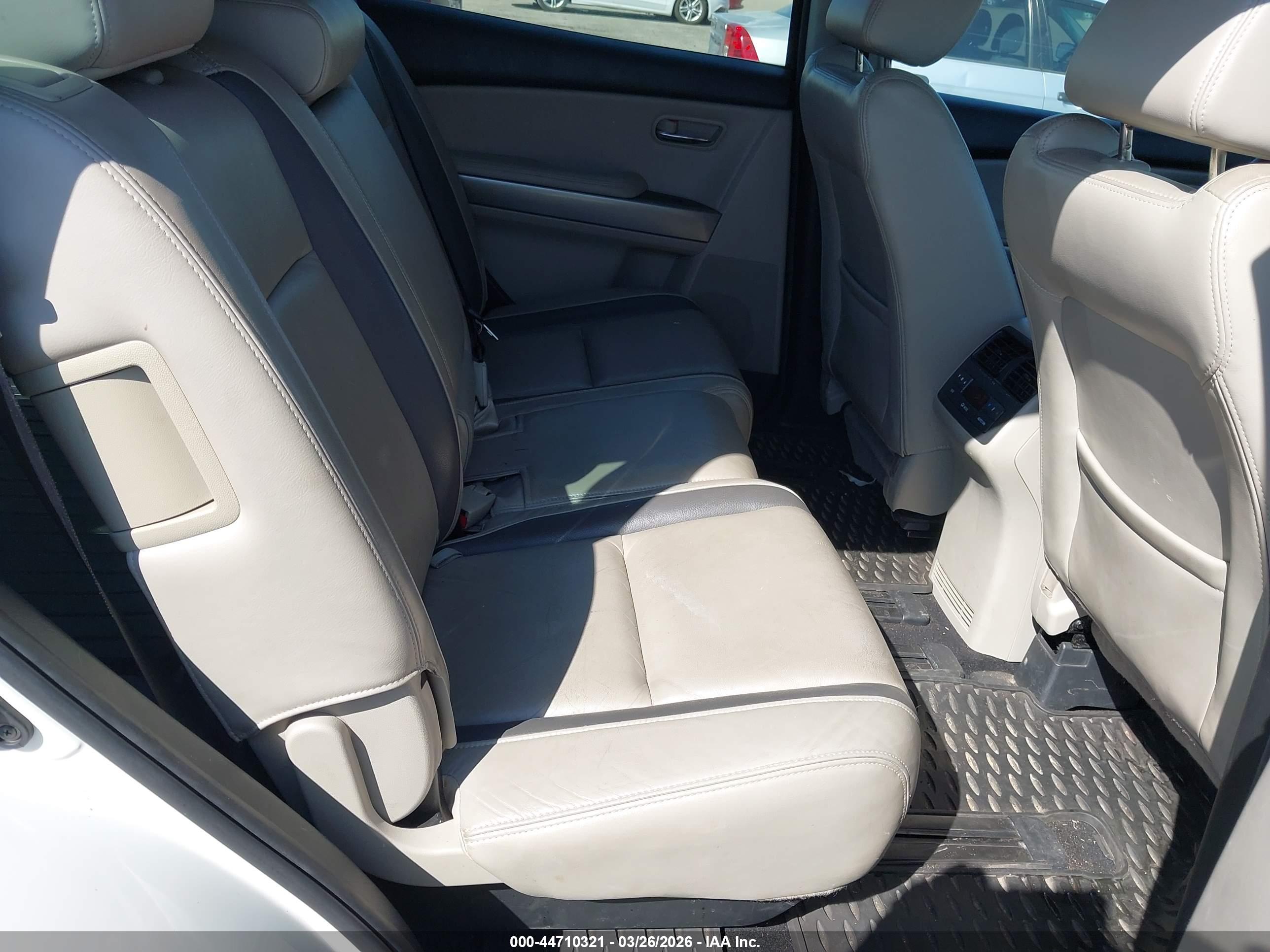 MAZDA CX-9 image 8