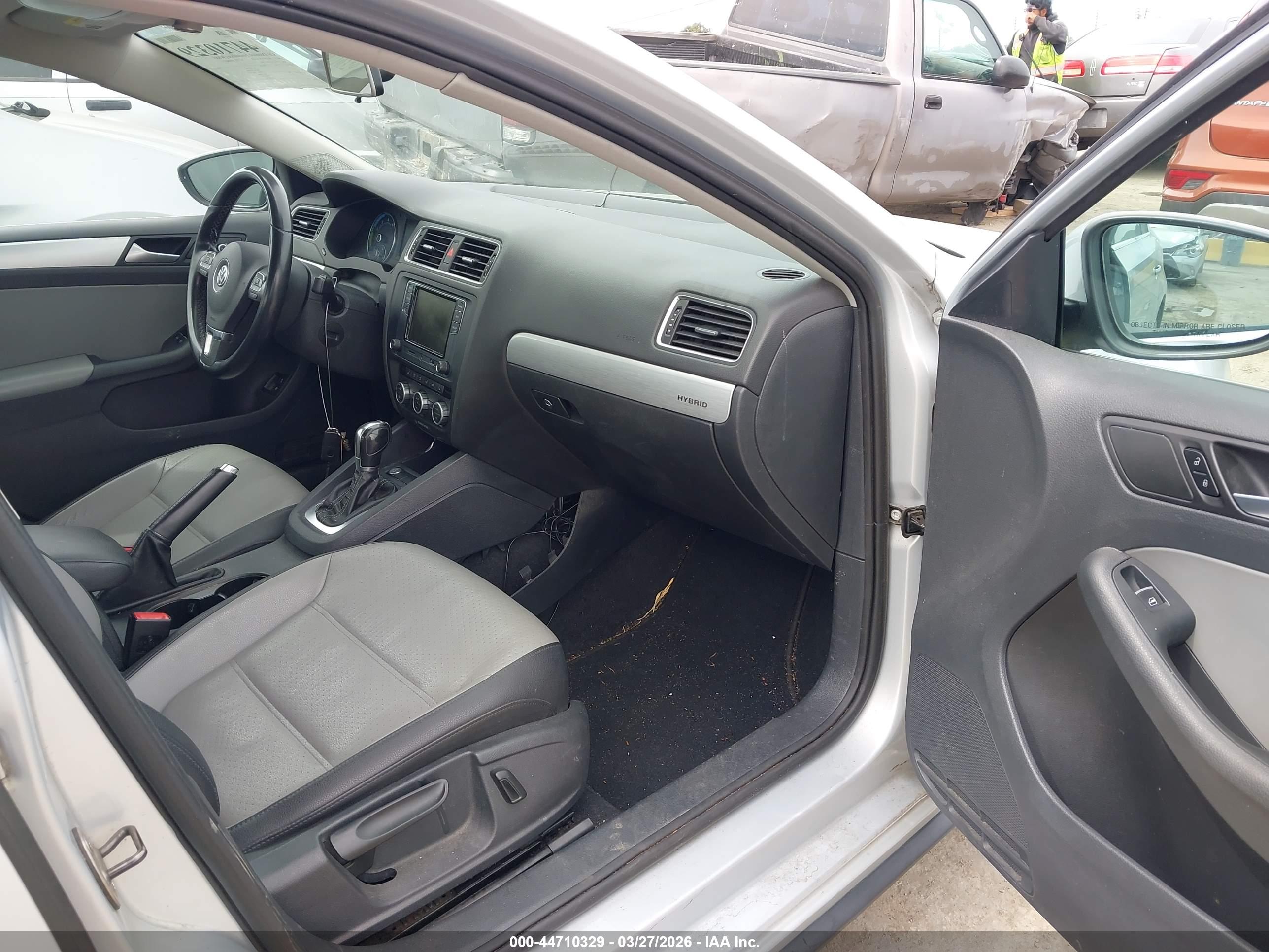 VOLKSWAGEN JETTA image 5