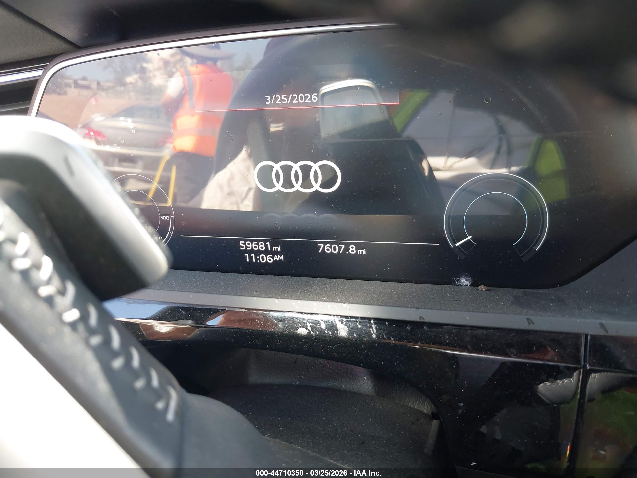 AUDI E-TRON image 7