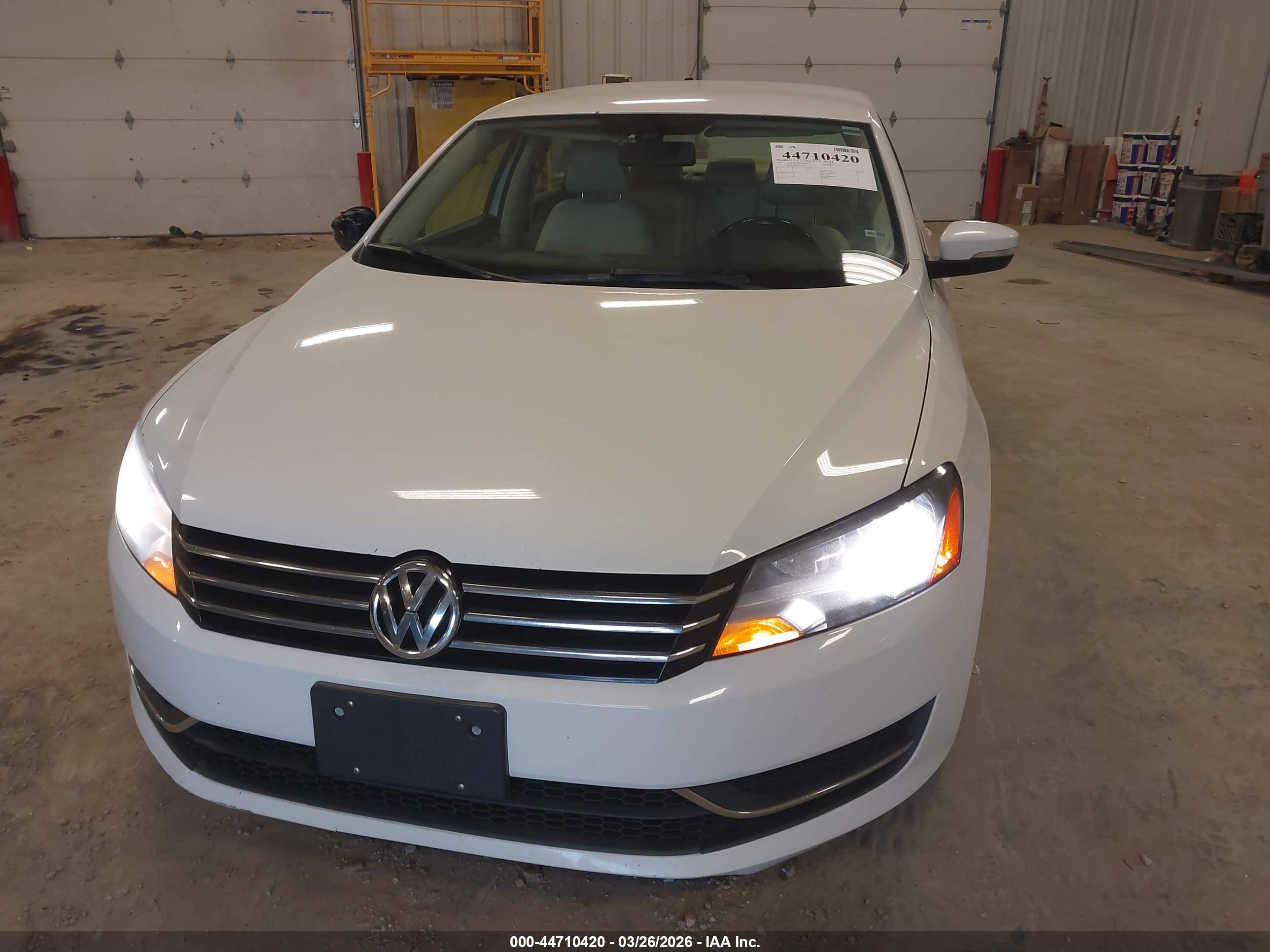 VOLKSWAGEN PASSAT image 6