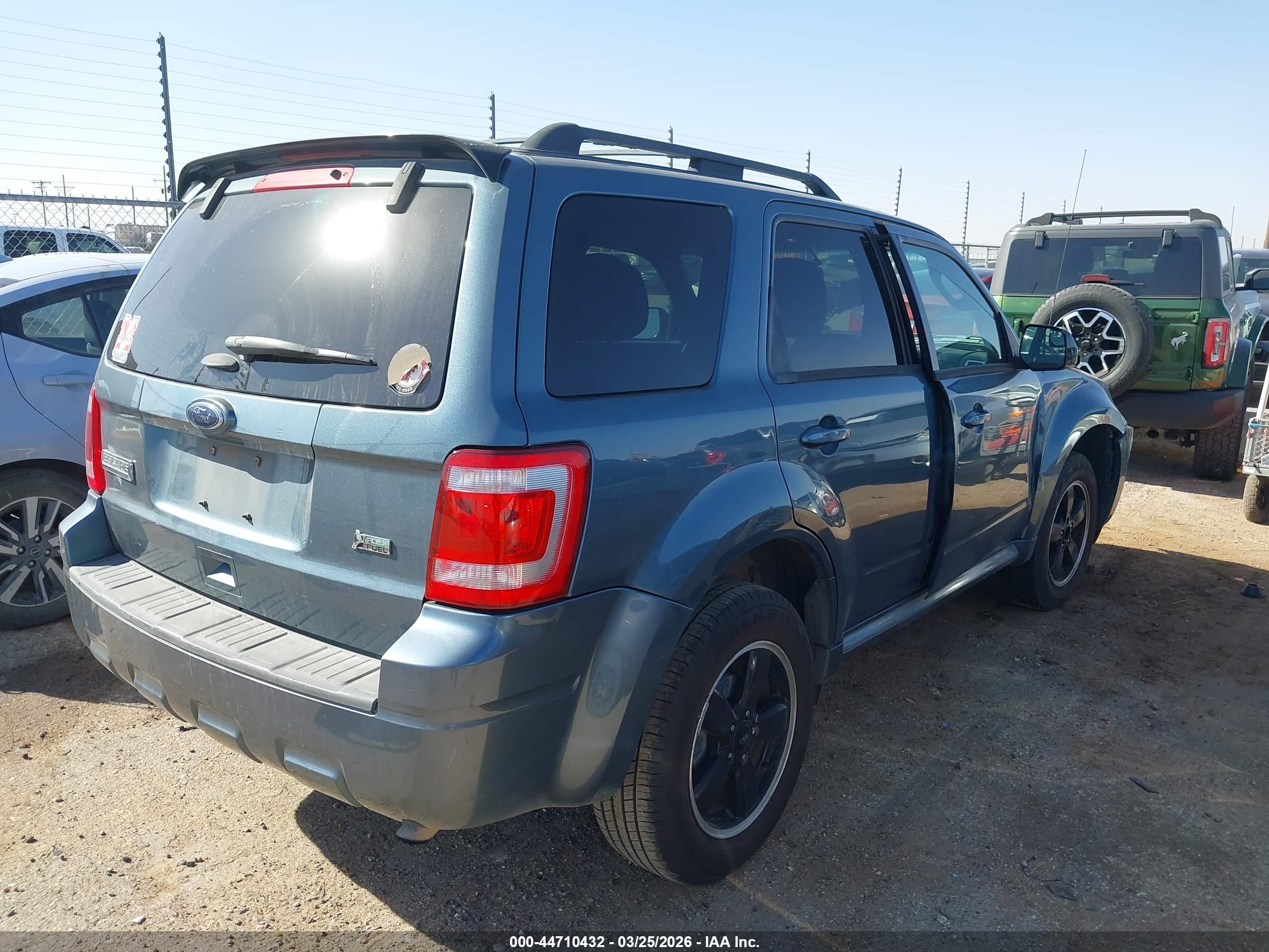 FORD ESCAPE image 4