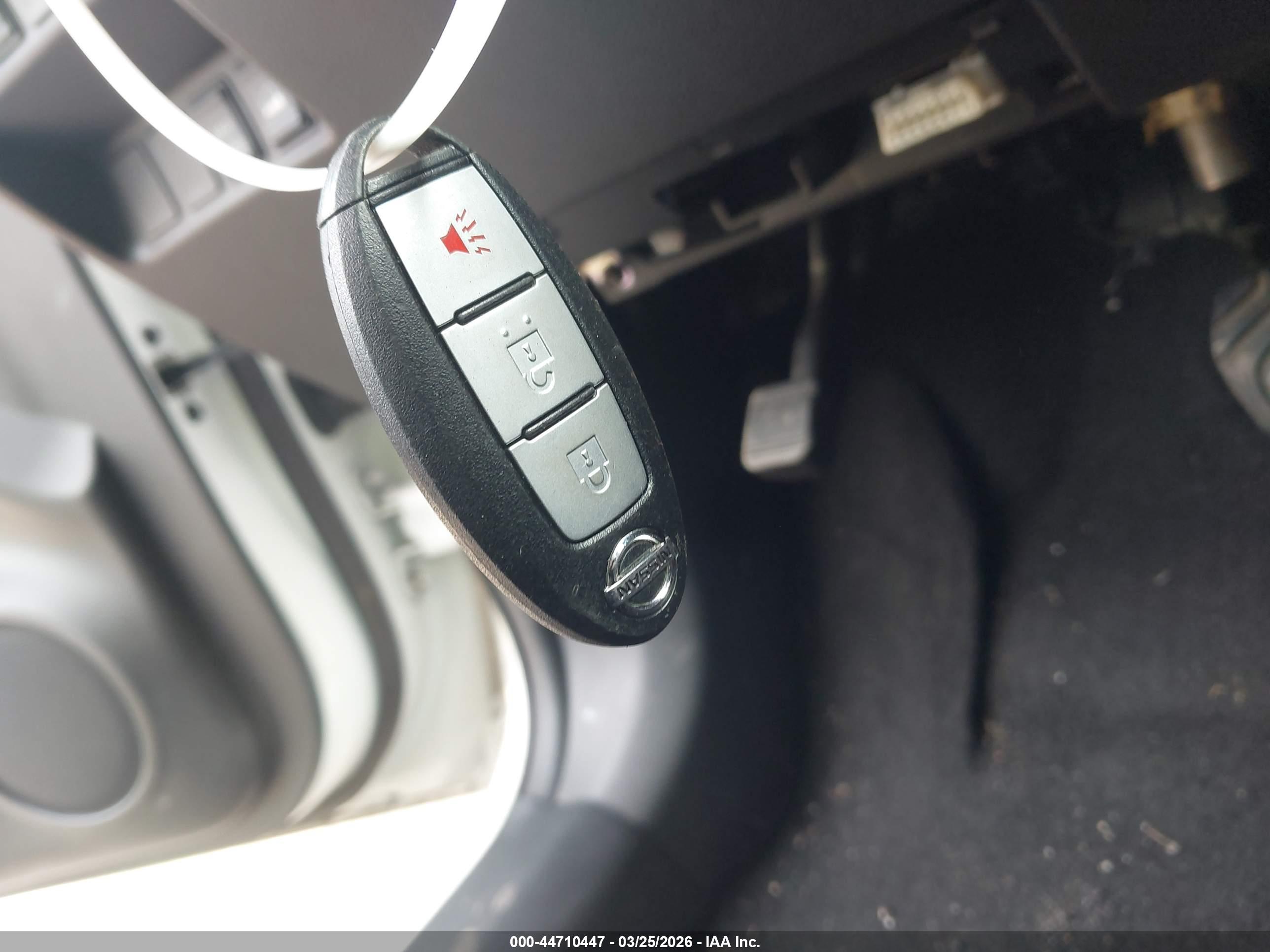 NISSAN ROGUE image 11