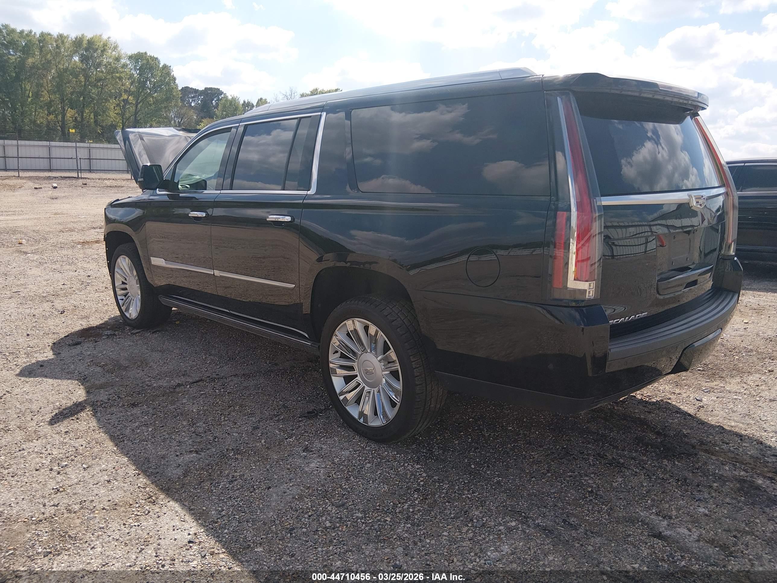 CADILLAC ESCALADE image 3