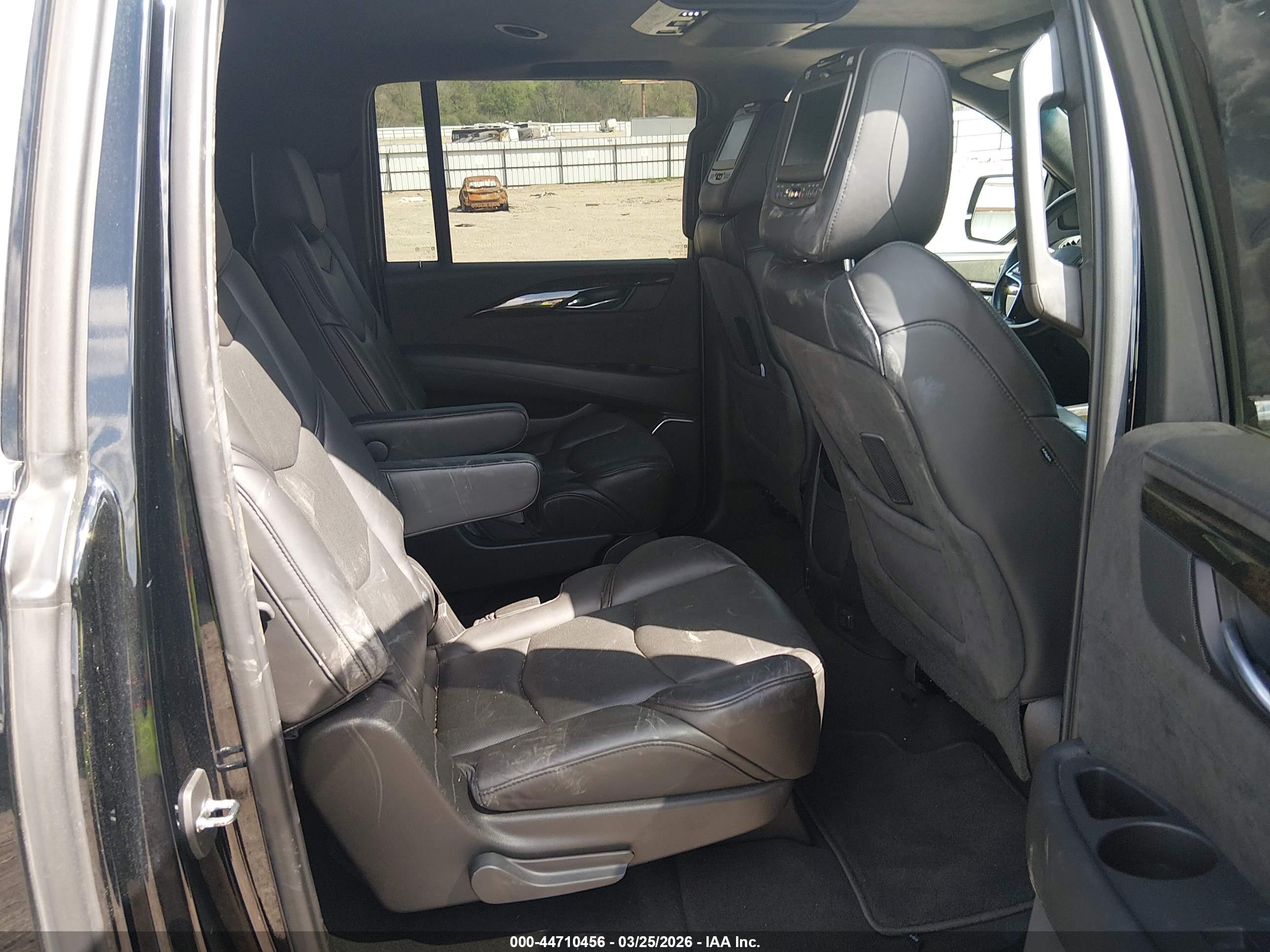 CADILLAC ESCALADE image 8