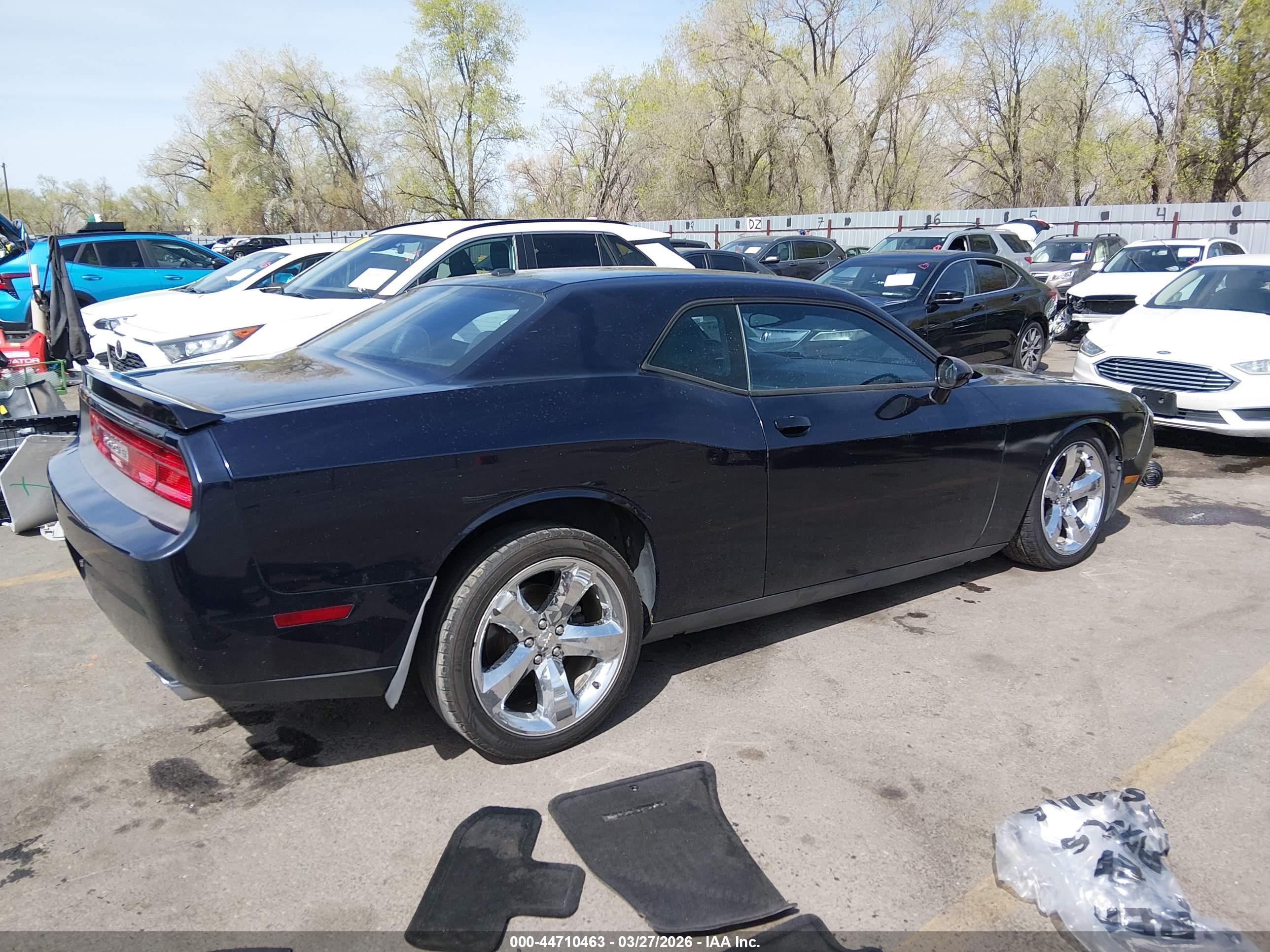 DODGE CHALLENGER image 4