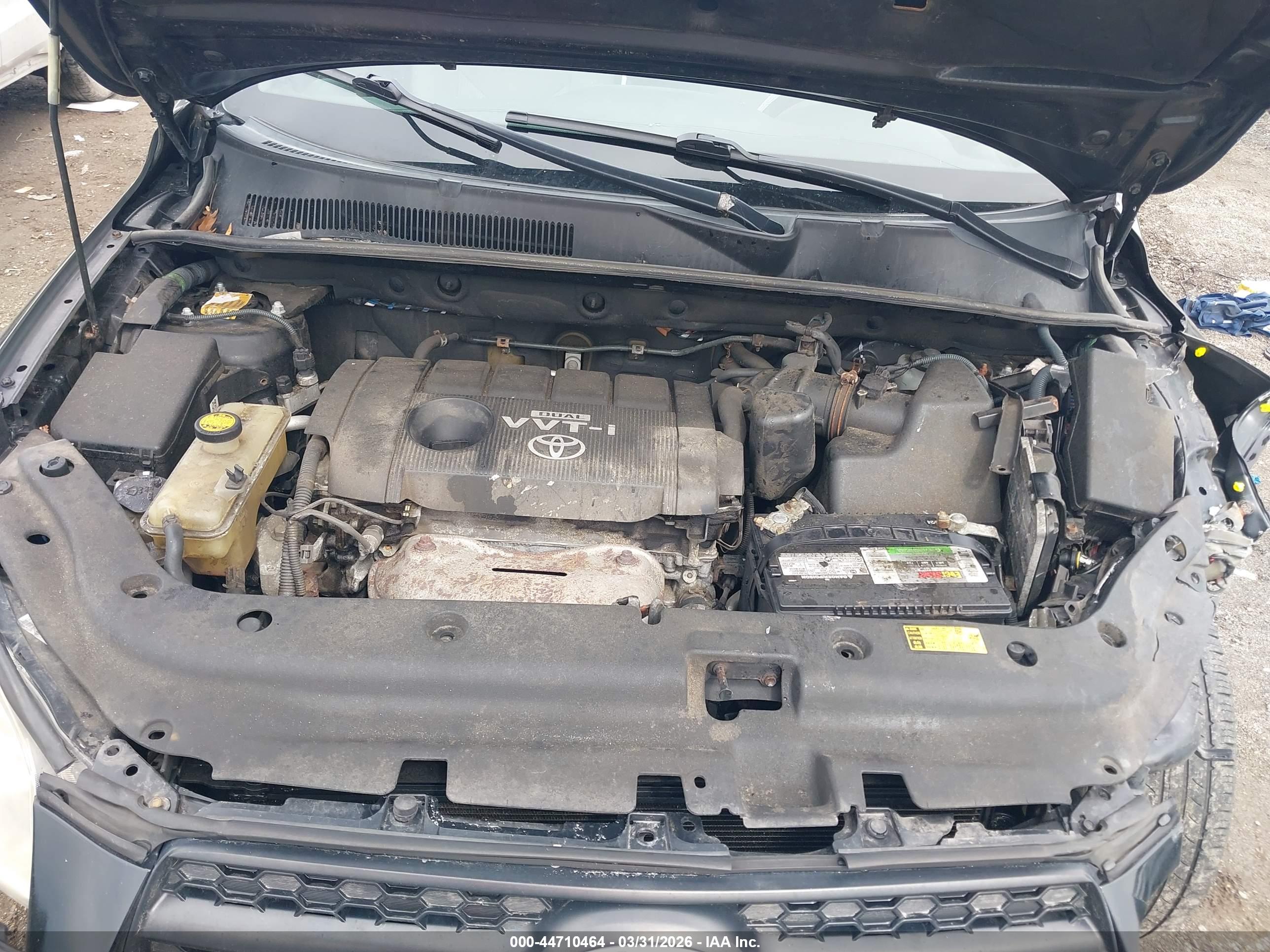 TOYOTA RAV4 image 10