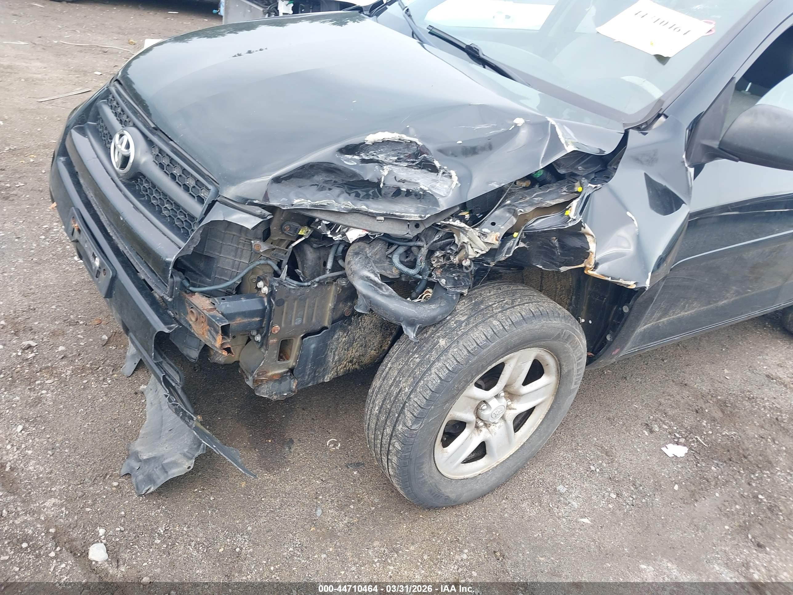 TOYOTA RAV4 image 6