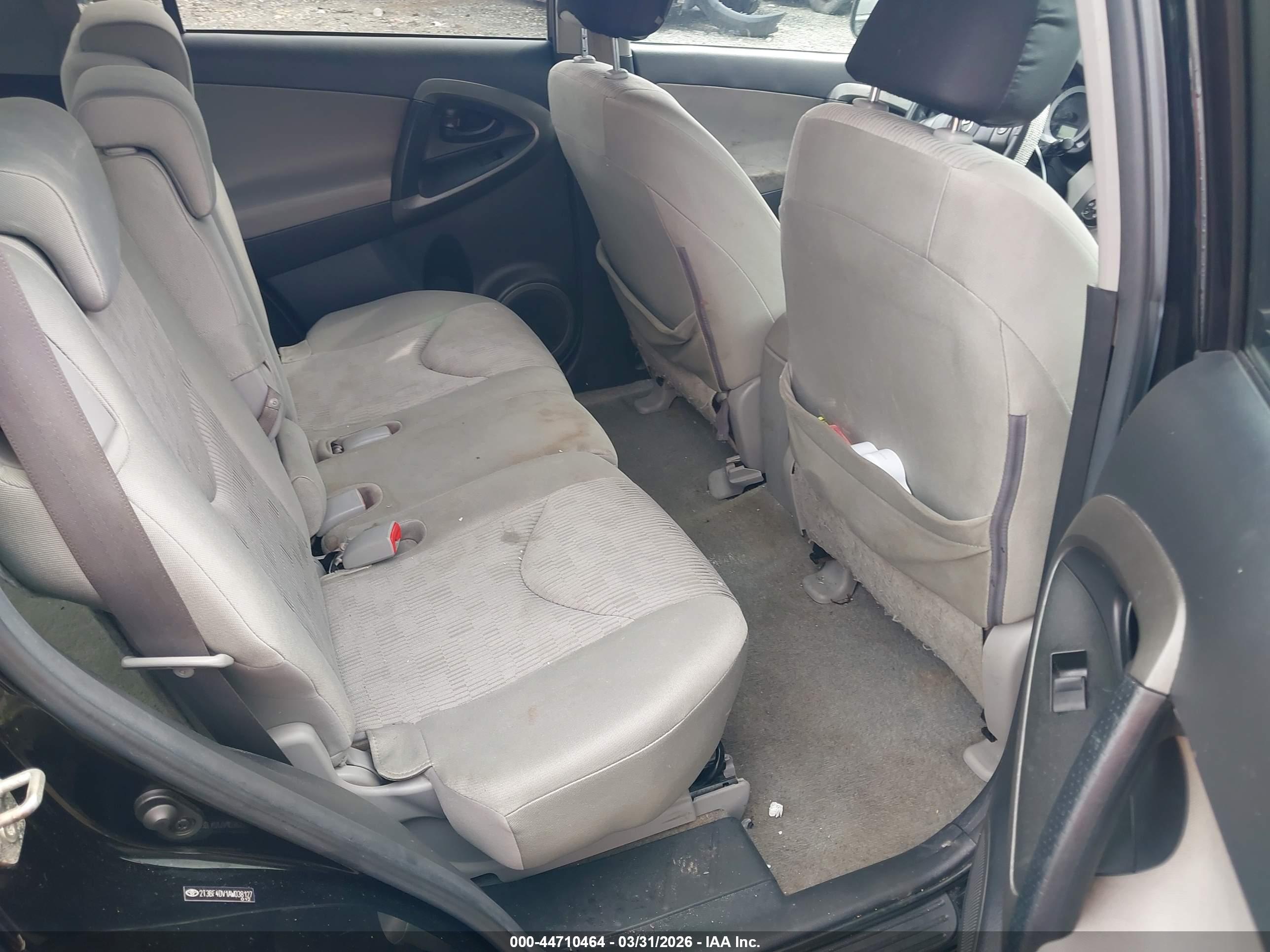 TOYOTA RAV4 image 8