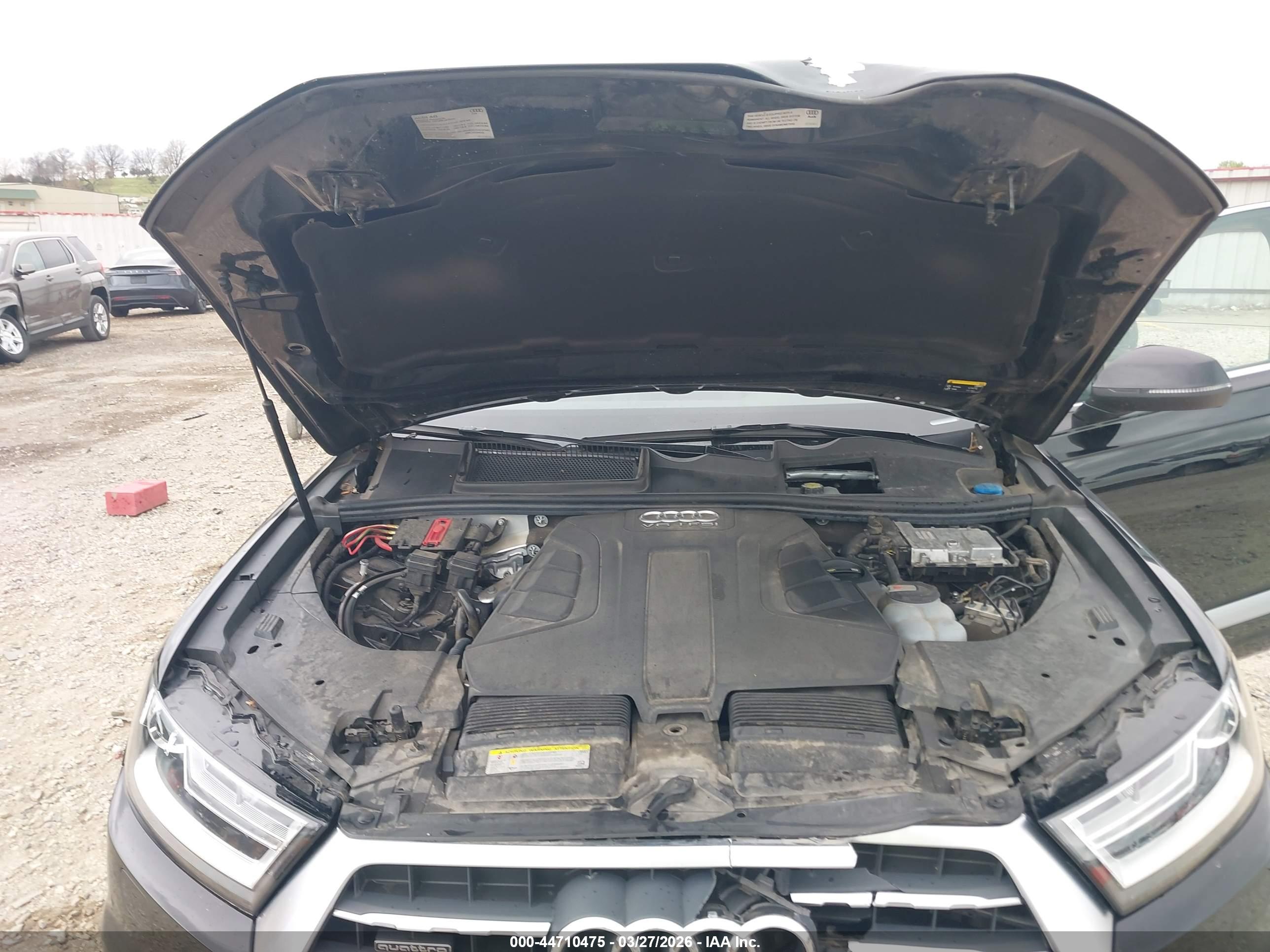 AUDI Q7 image 10