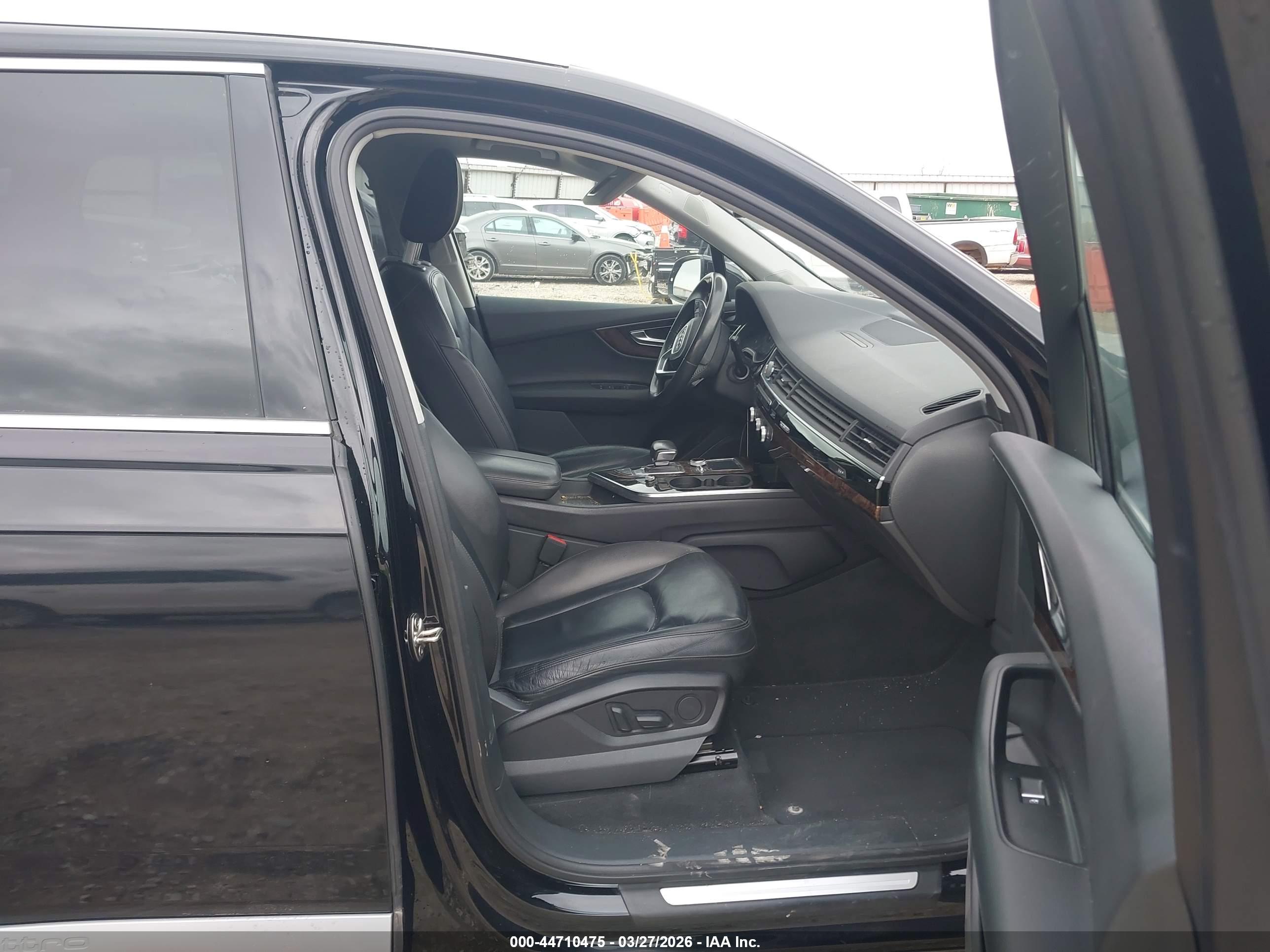 AUDI Q7 image 5