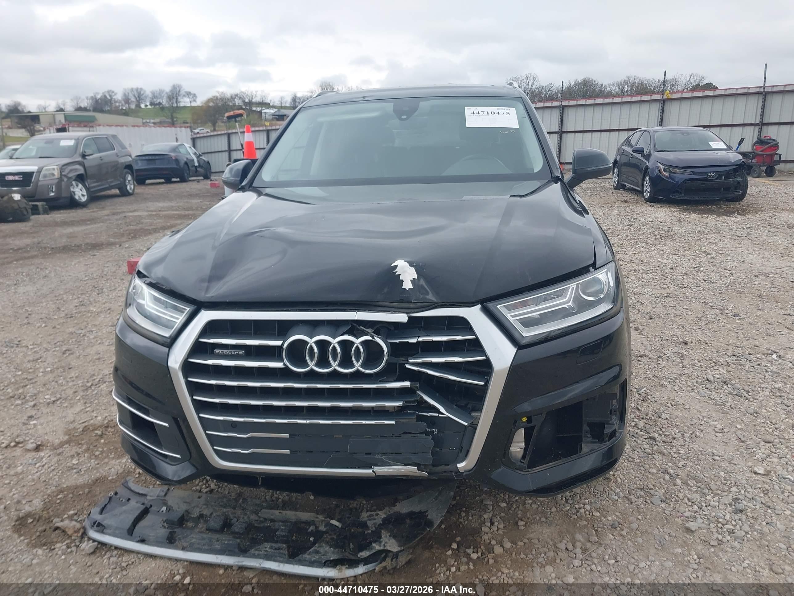 AUDI Q7 image 6