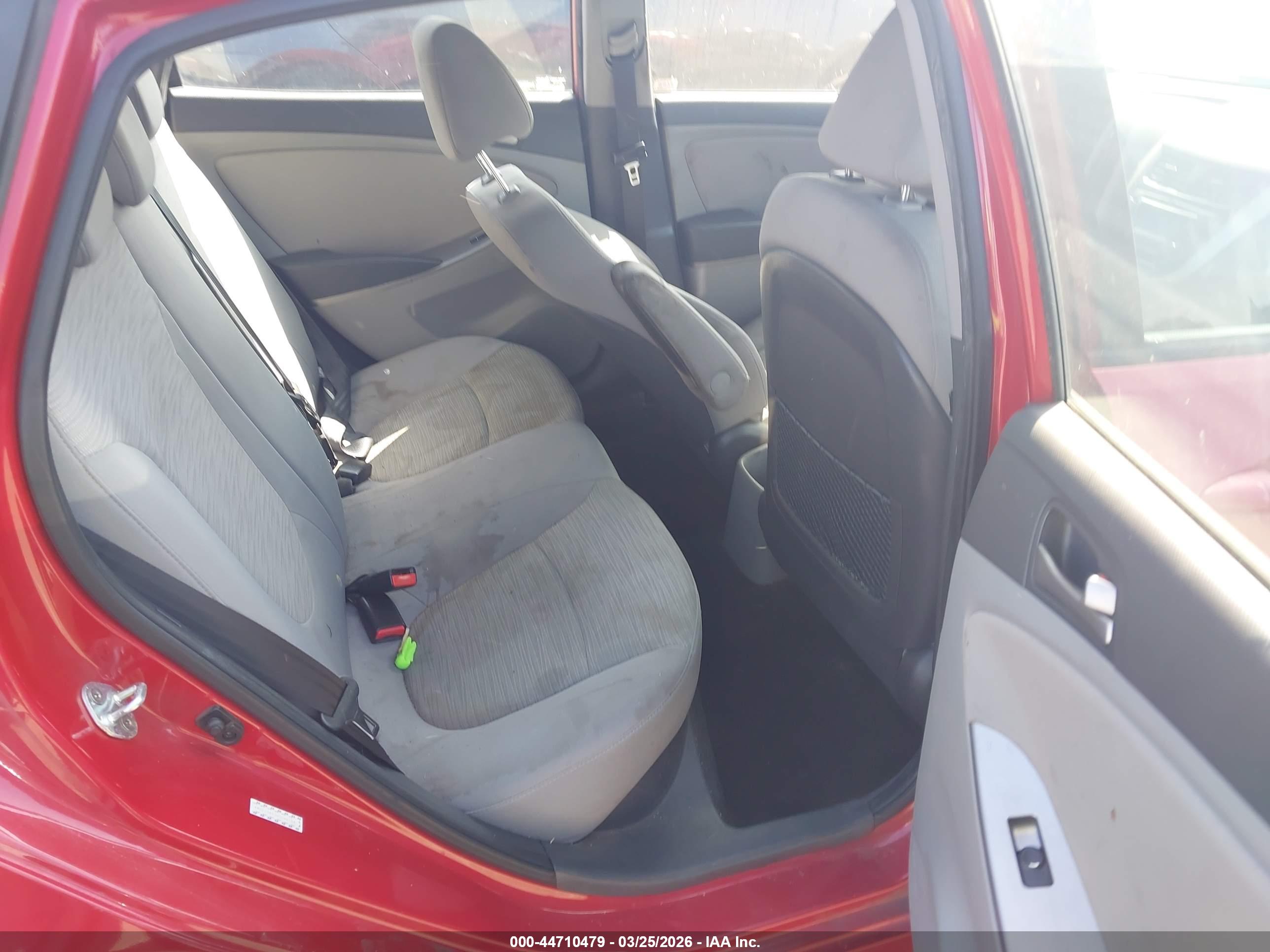 HYUNDAI ACCENT image 8