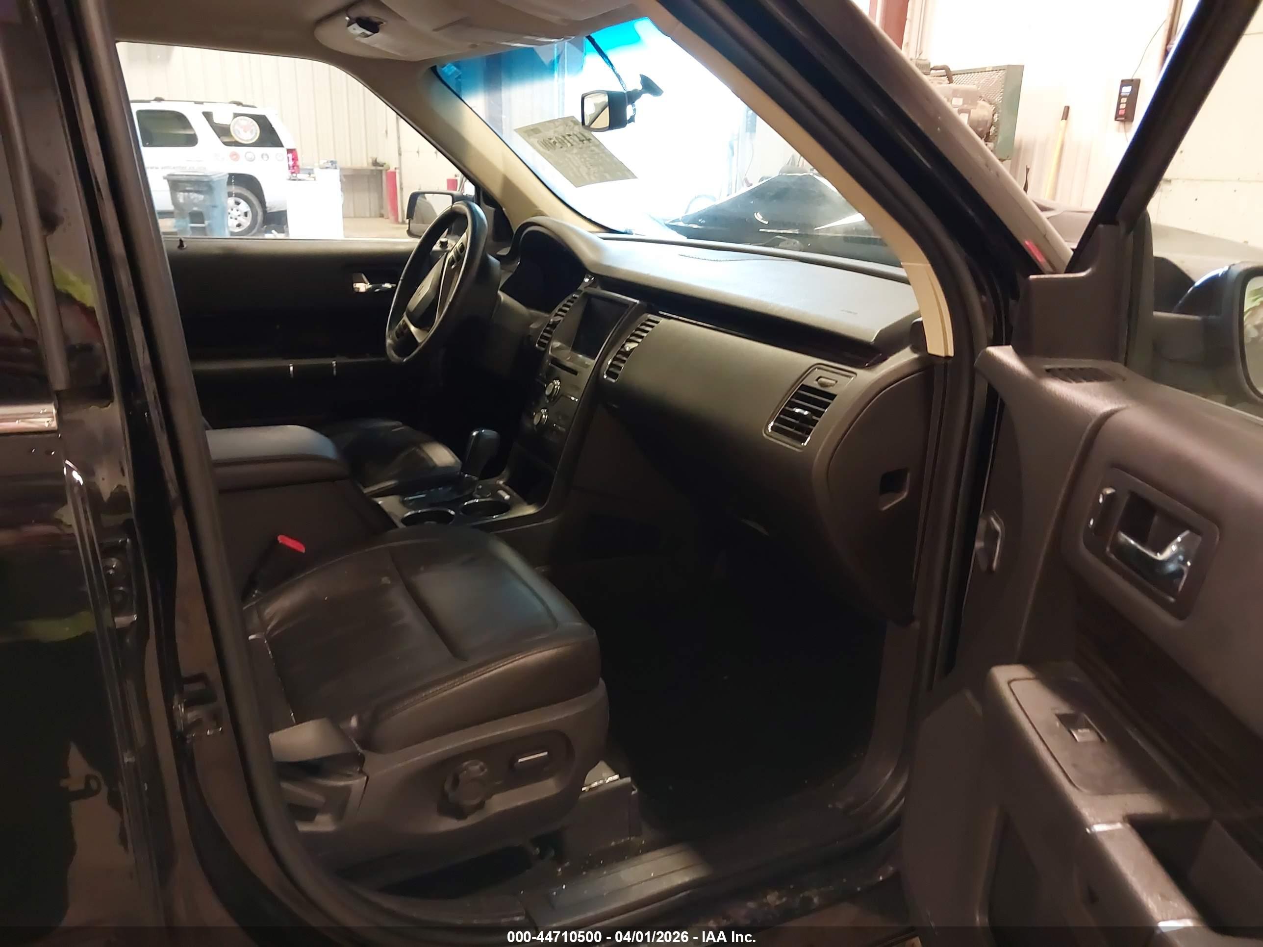 FORD FLEX image 5