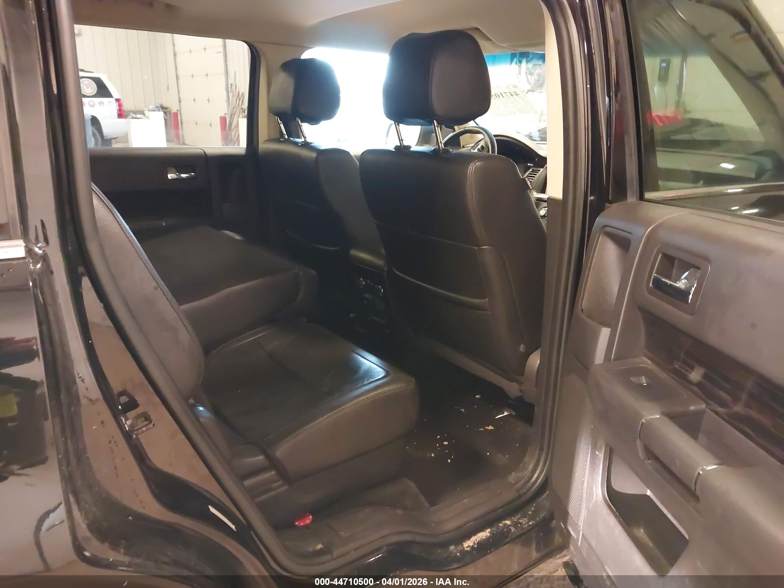 FORD FLEX image 8