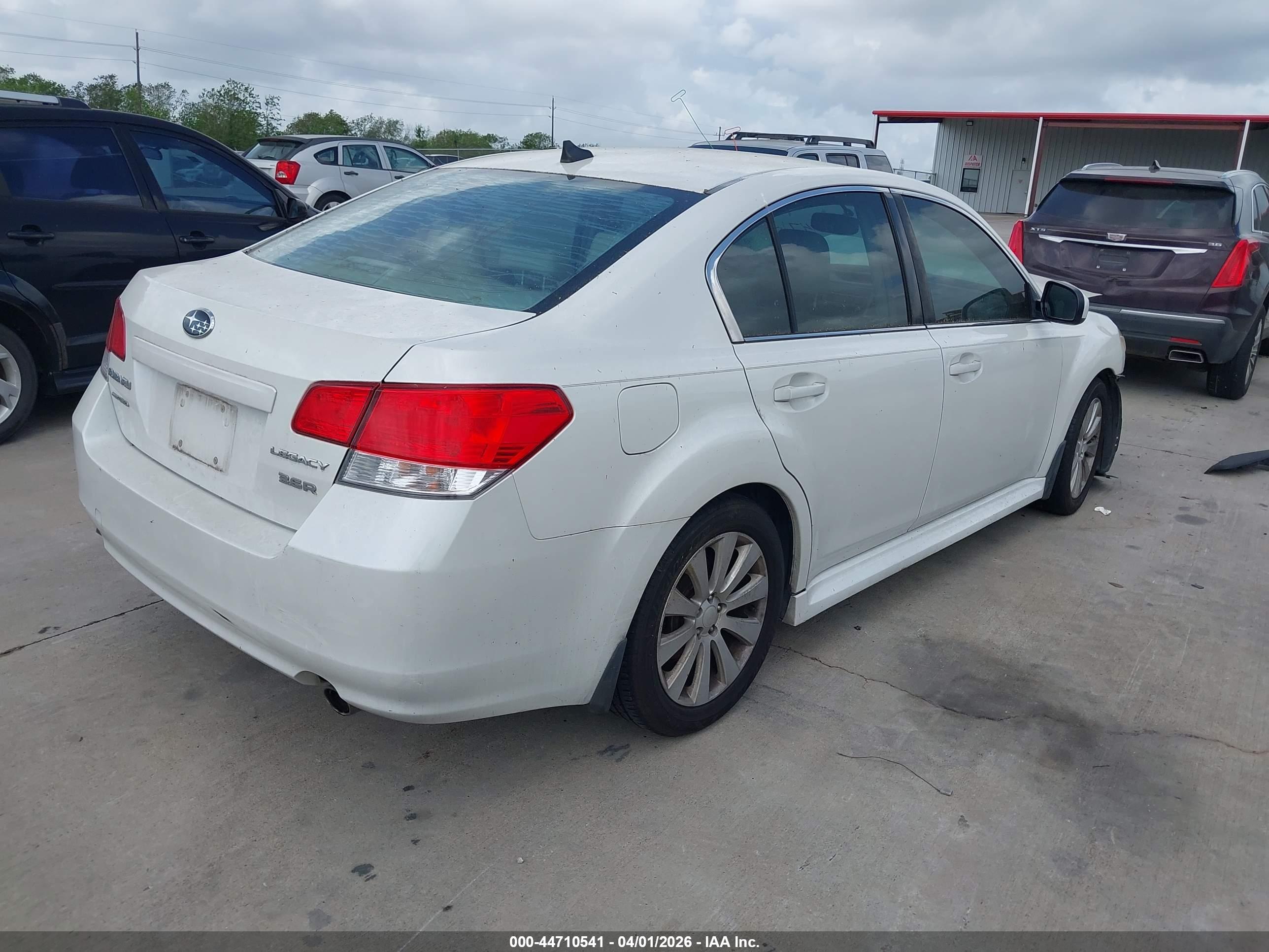 SUBARU LEGACY image 4