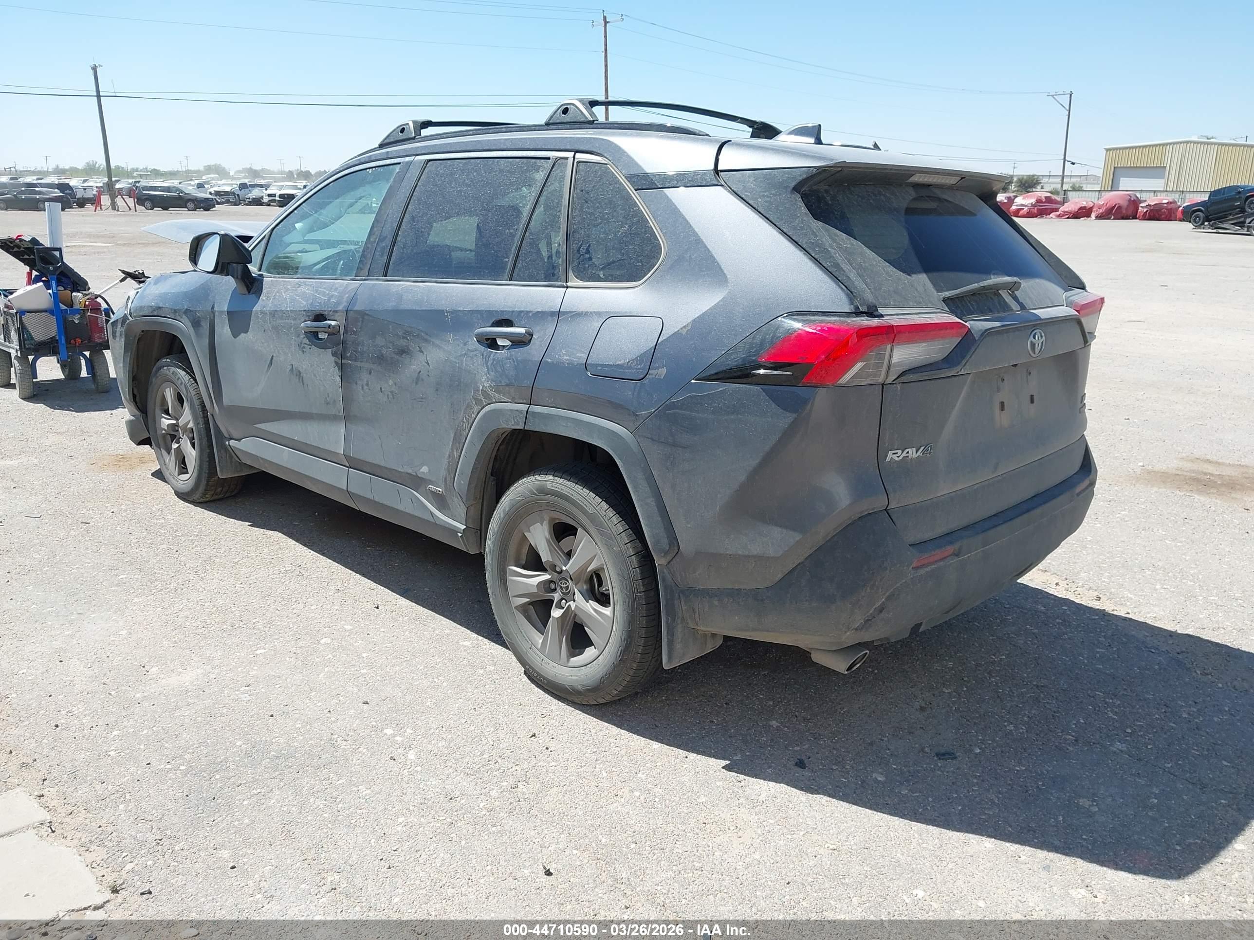 TOYOTA RAV4 image 3