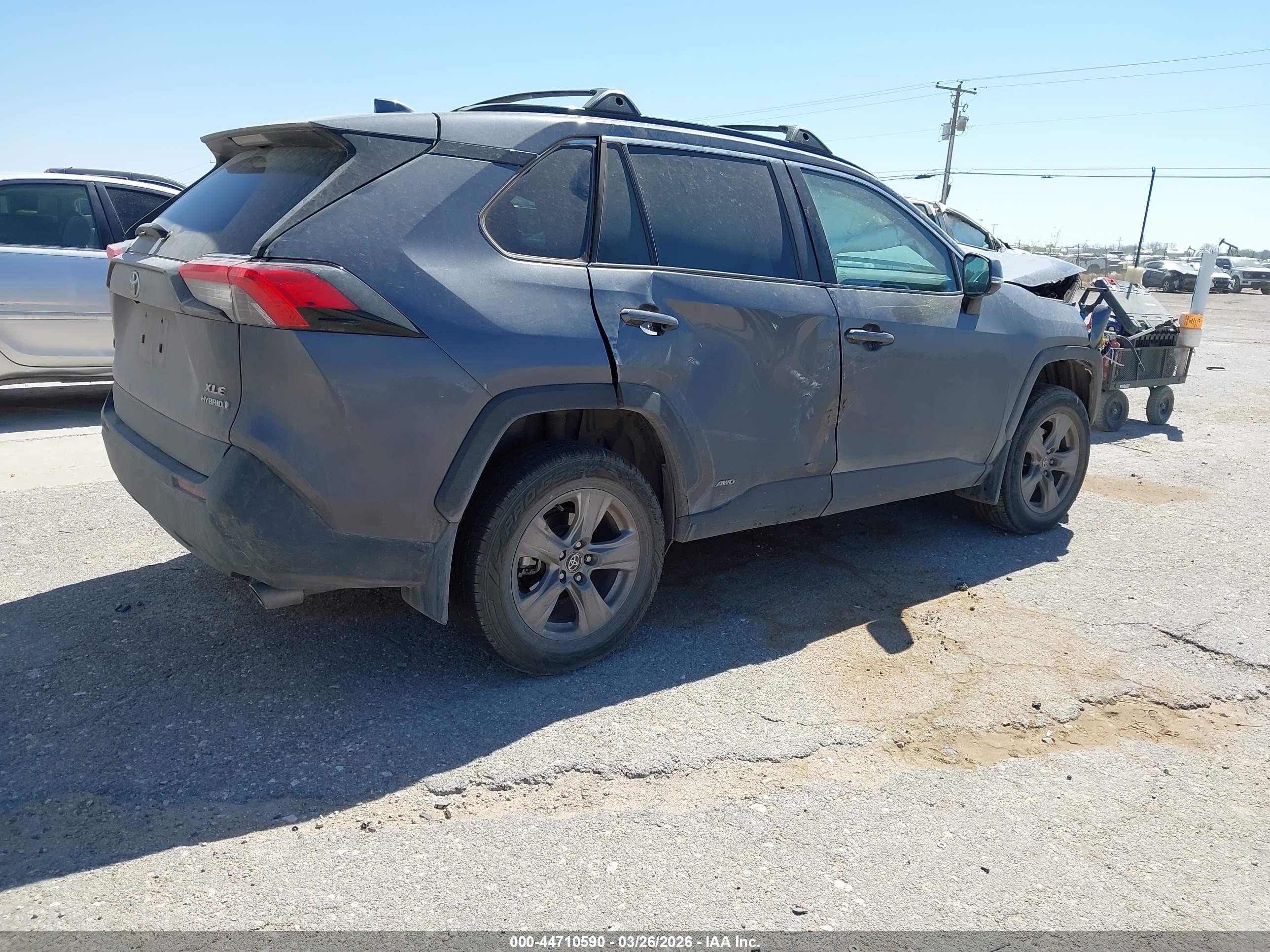 TOYOTA RAV4 image 4