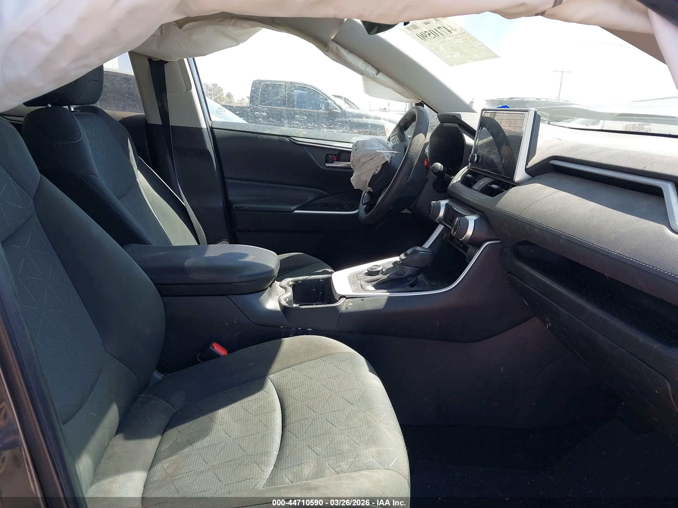 TOYOTA RAV4 image 5