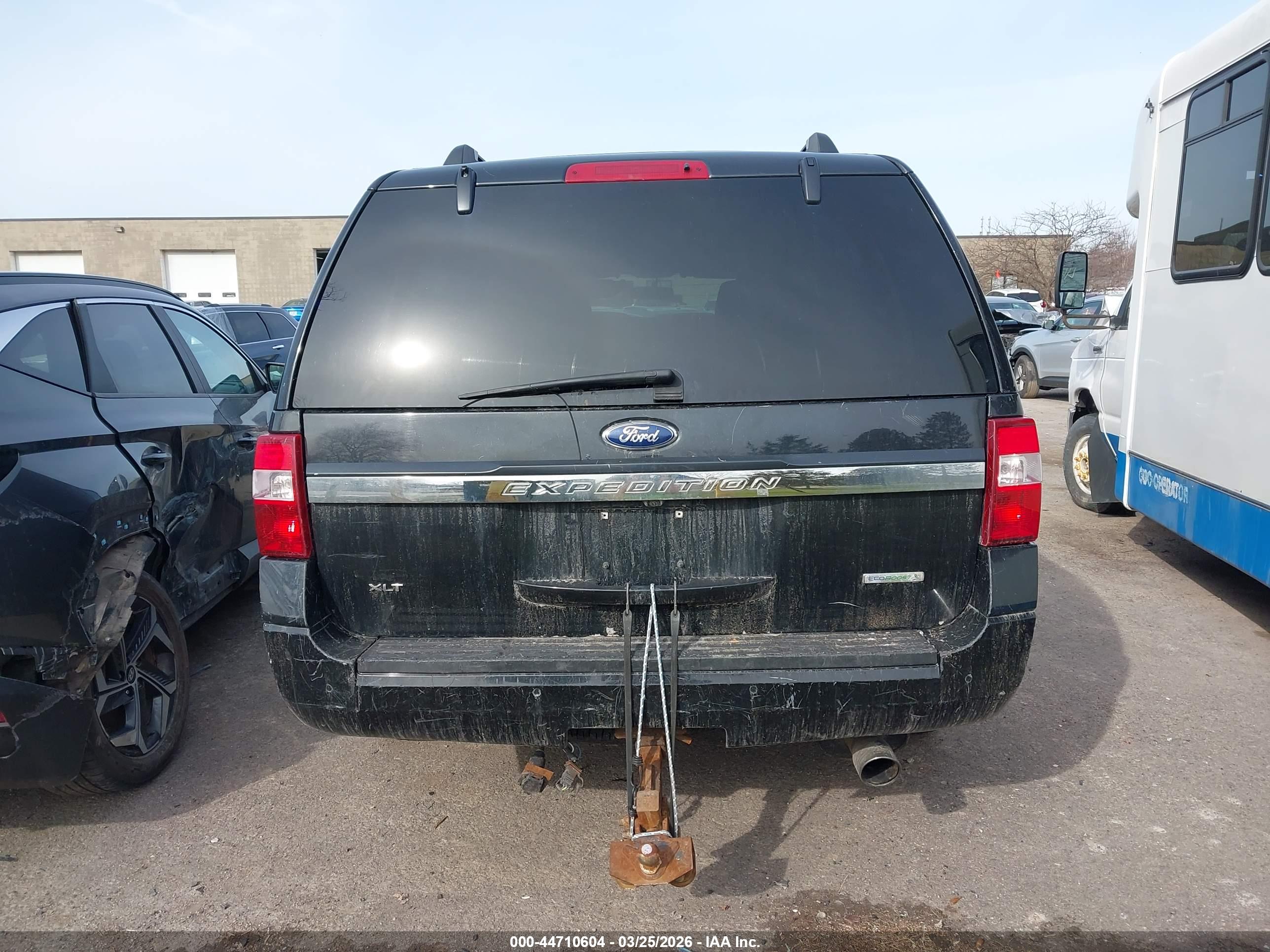 FORD EXPEDITION image 6
