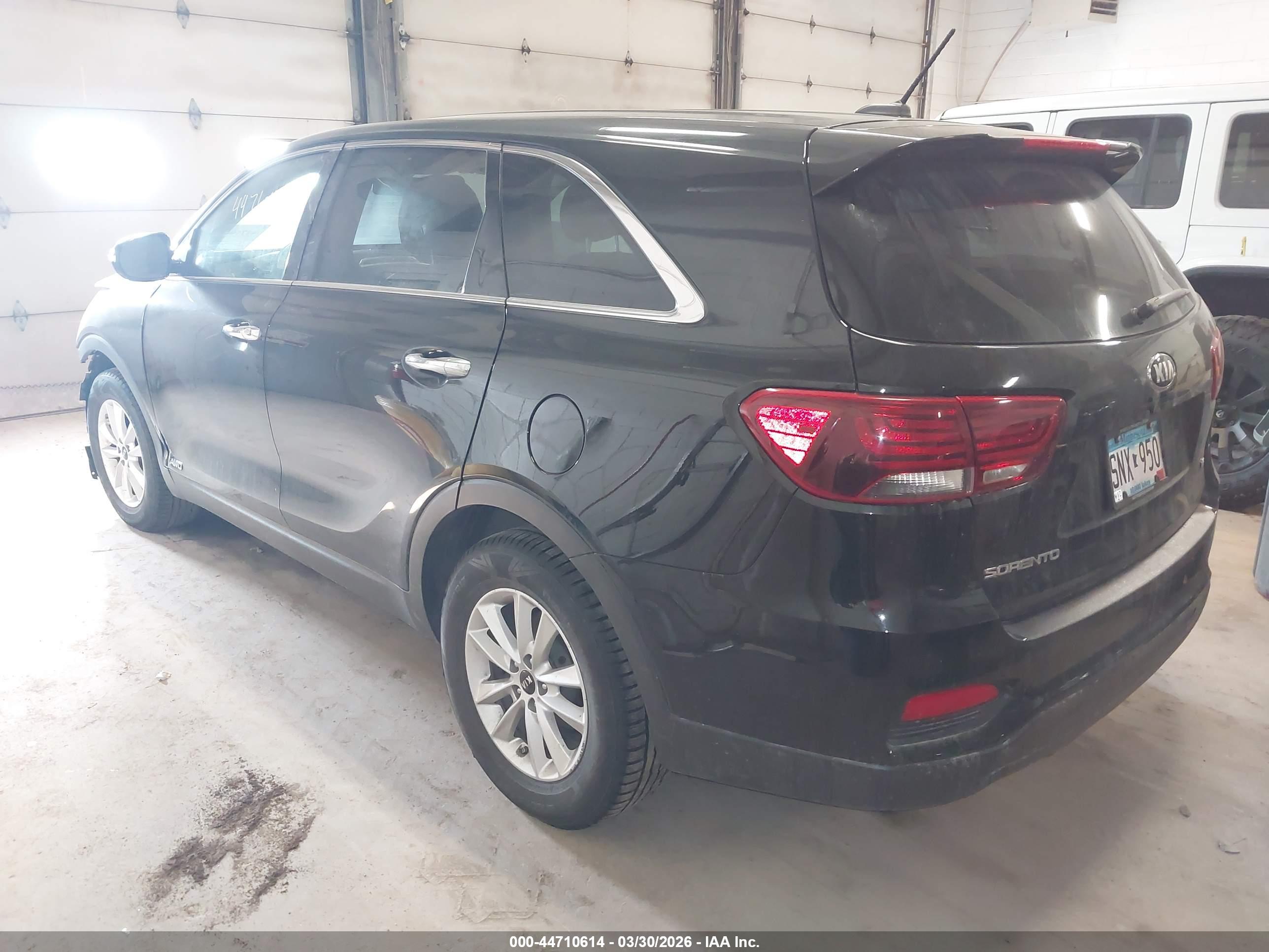 KIA SORENTO image 3