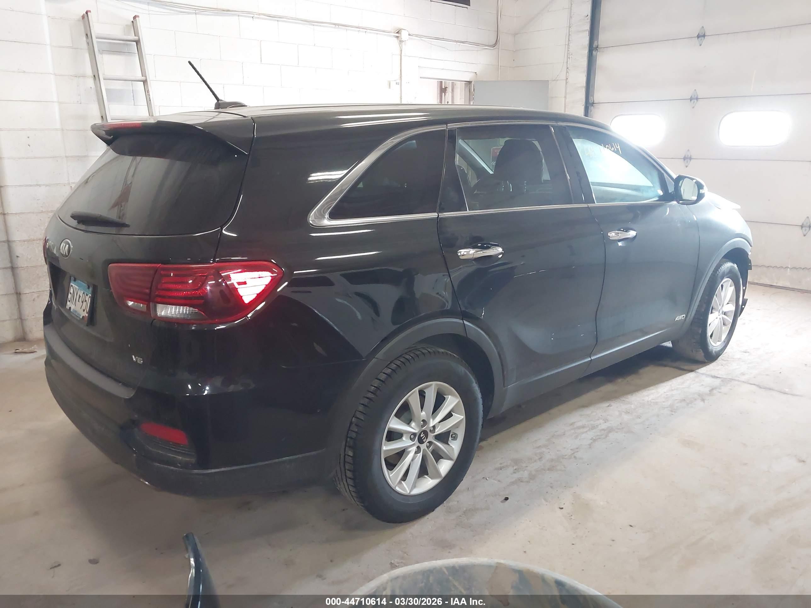 KIA SORENTO image 4